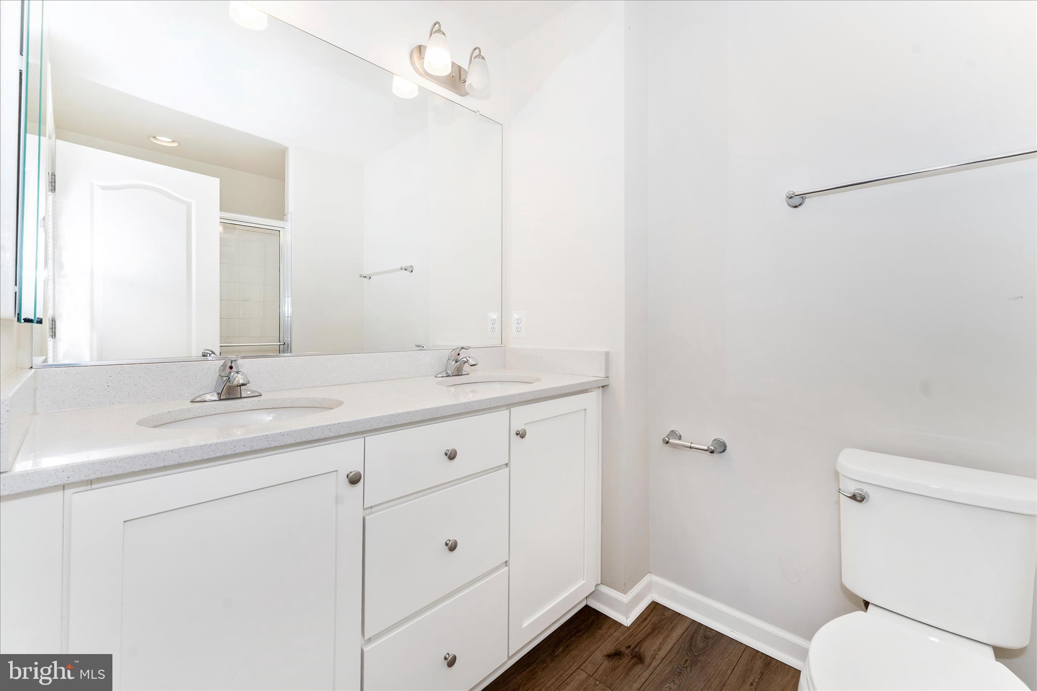 OVERLOOK AT RIVERSIDE TOWNHOMES - Residential