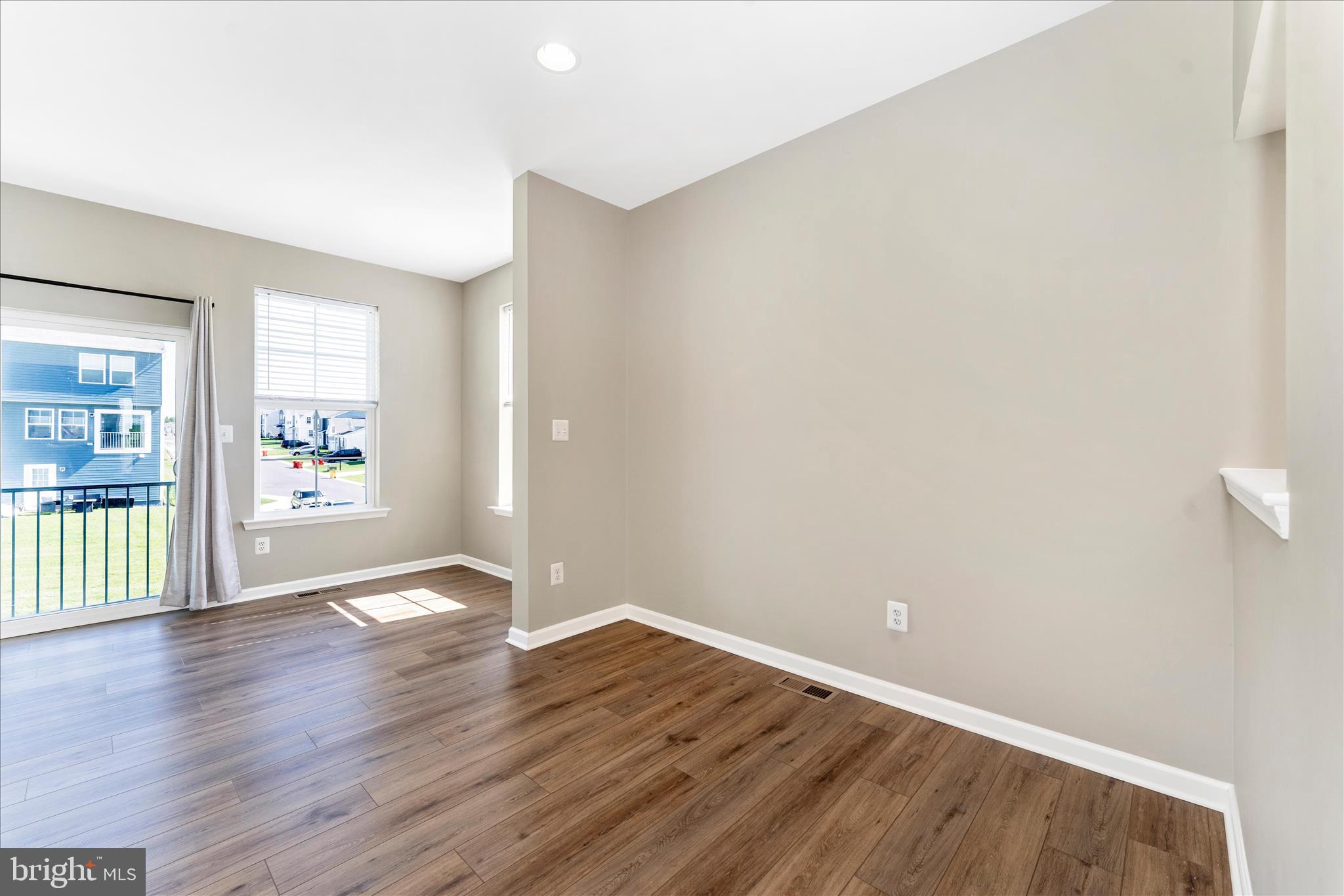 OVERLOOK AT RIVERSIDE TOWNHOMES - Residential