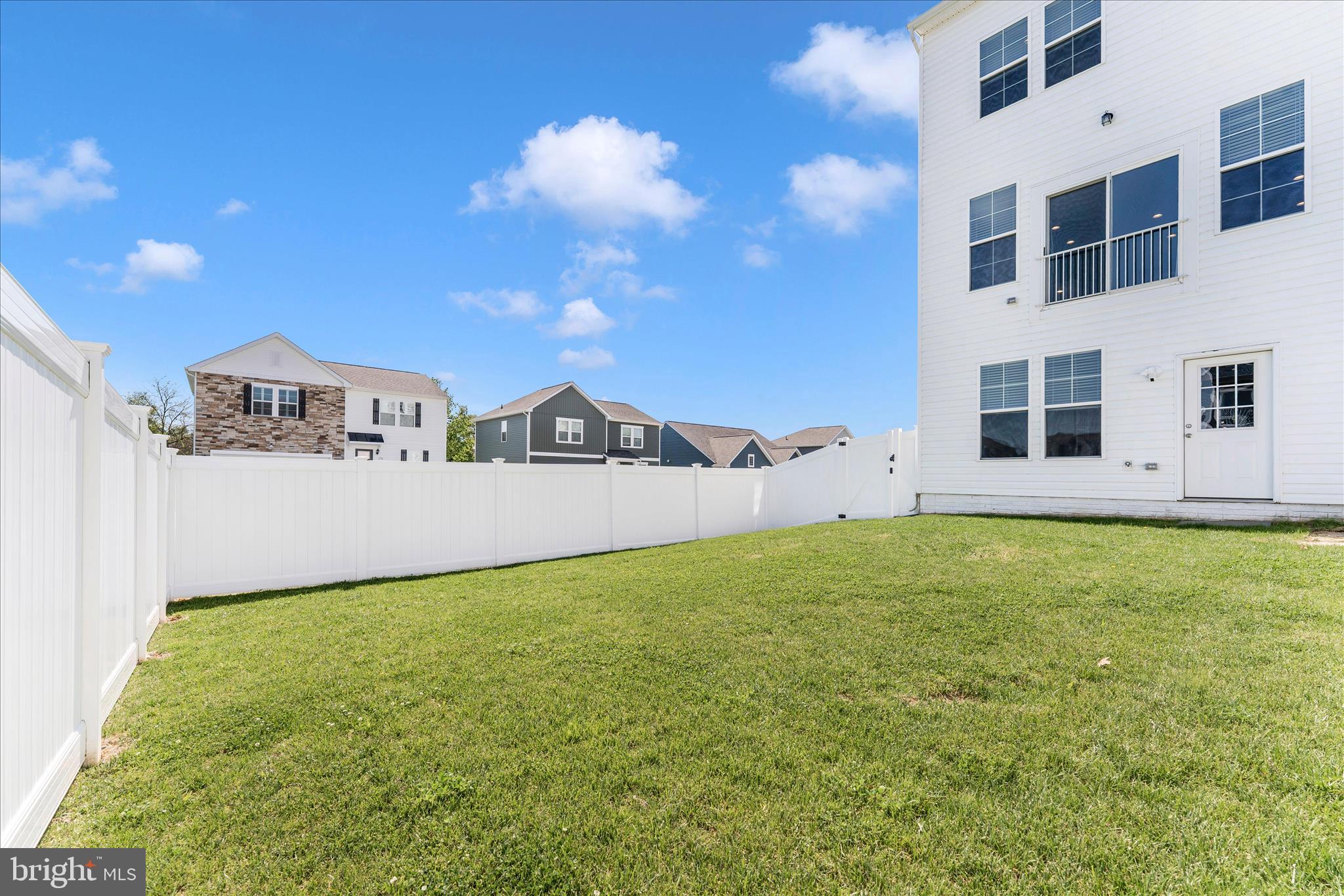 OVERLOOK AT RIVERSIDE TOWNHOMES - Residential