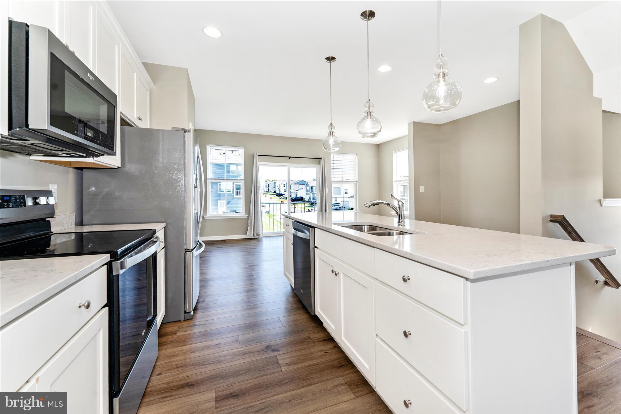 OVERLOOK AT RIVERSIDE TOWNHOMES - Residential