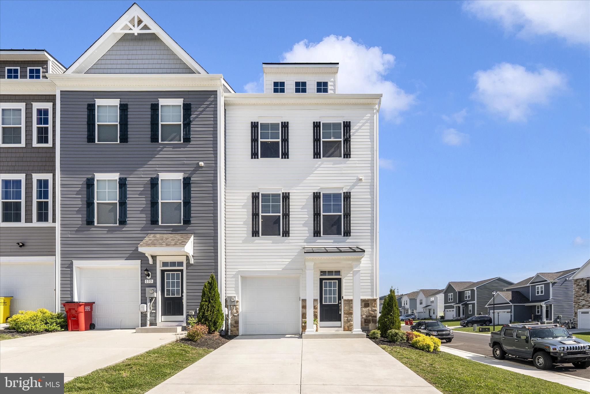 OVERLOOK AT RIVERSIDE TOWNHOMES - Residential