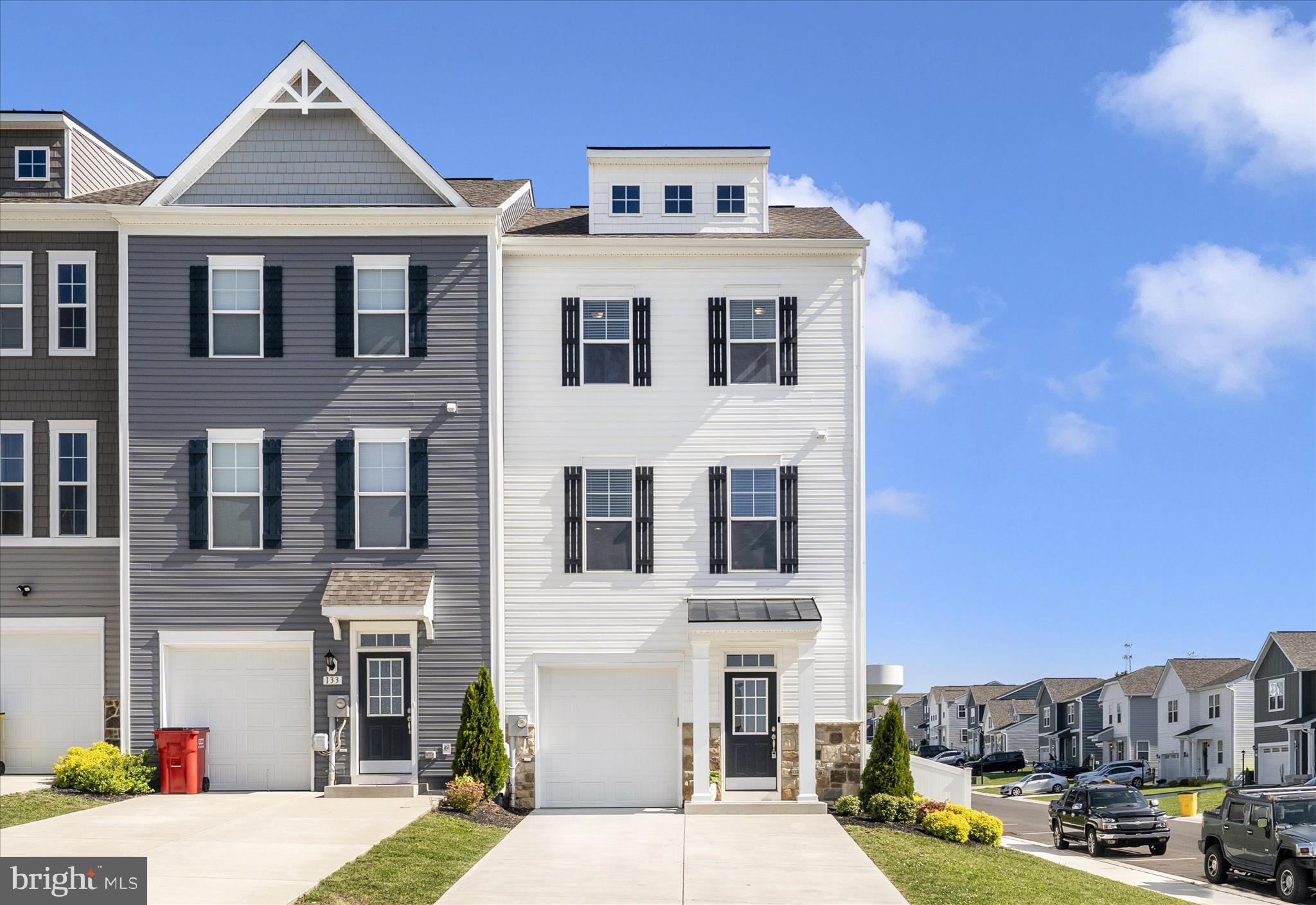 OVERLOOK AT RIVERSIDE TOWNHOMES - Residential