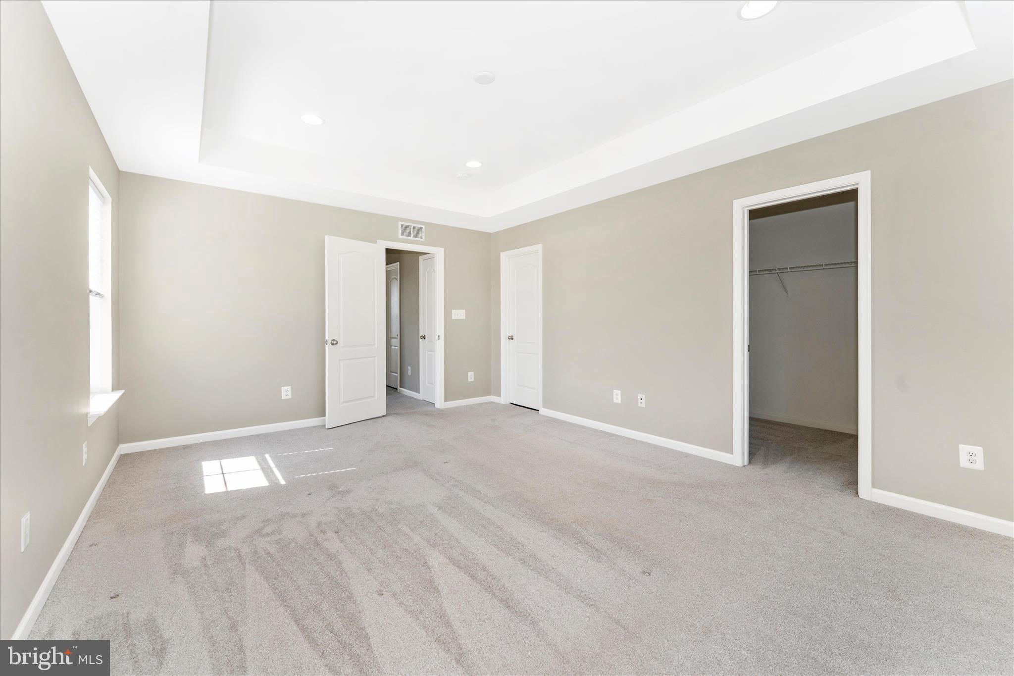 OVERLOOK AT RIVERSIDE TOWNHOMES - Residential