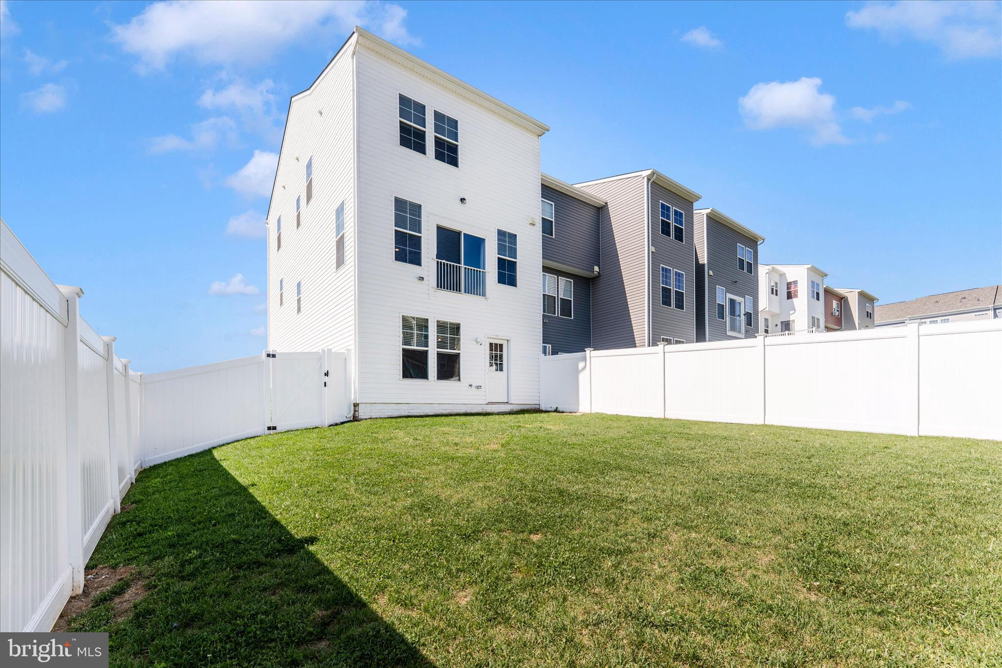OVERLOOK AT RIVERSIDE TOWNHOMES - Residential