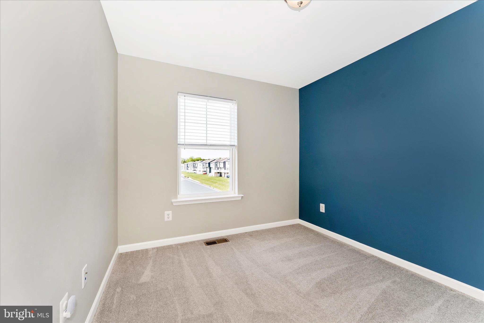 OVERLOOK AT RIVERSIDE TOWNHOMES - Residential