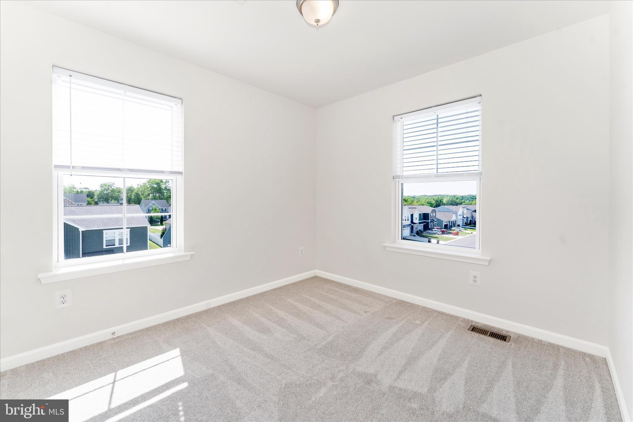 OVERLOOK AT RIVERSIDE TOWNHOMES - Residential