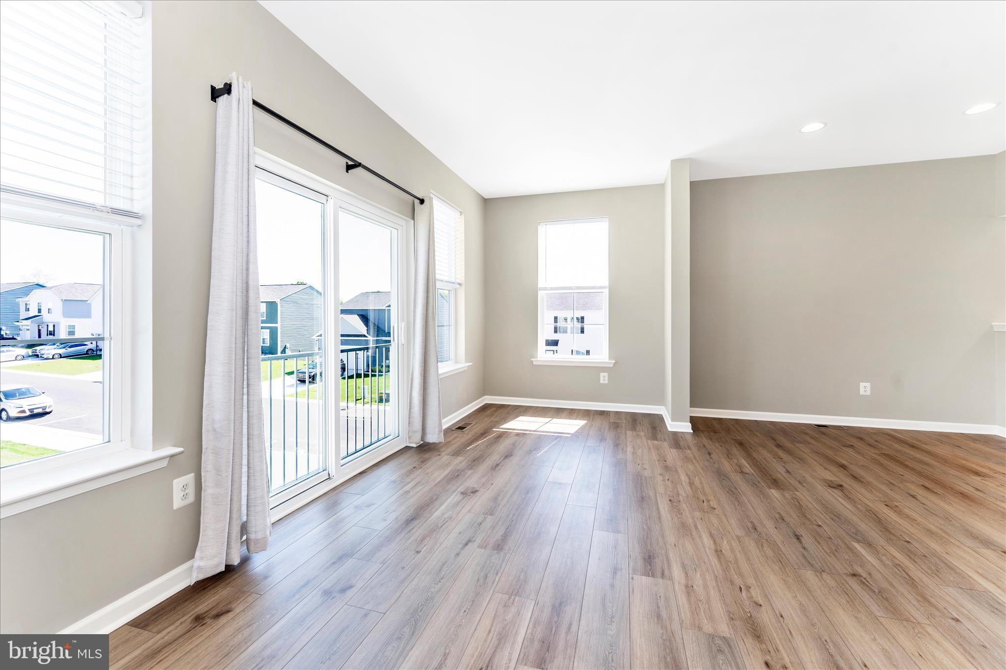 OVERLOOK AT RIVERSIDE TOWNHOMES - Residential
