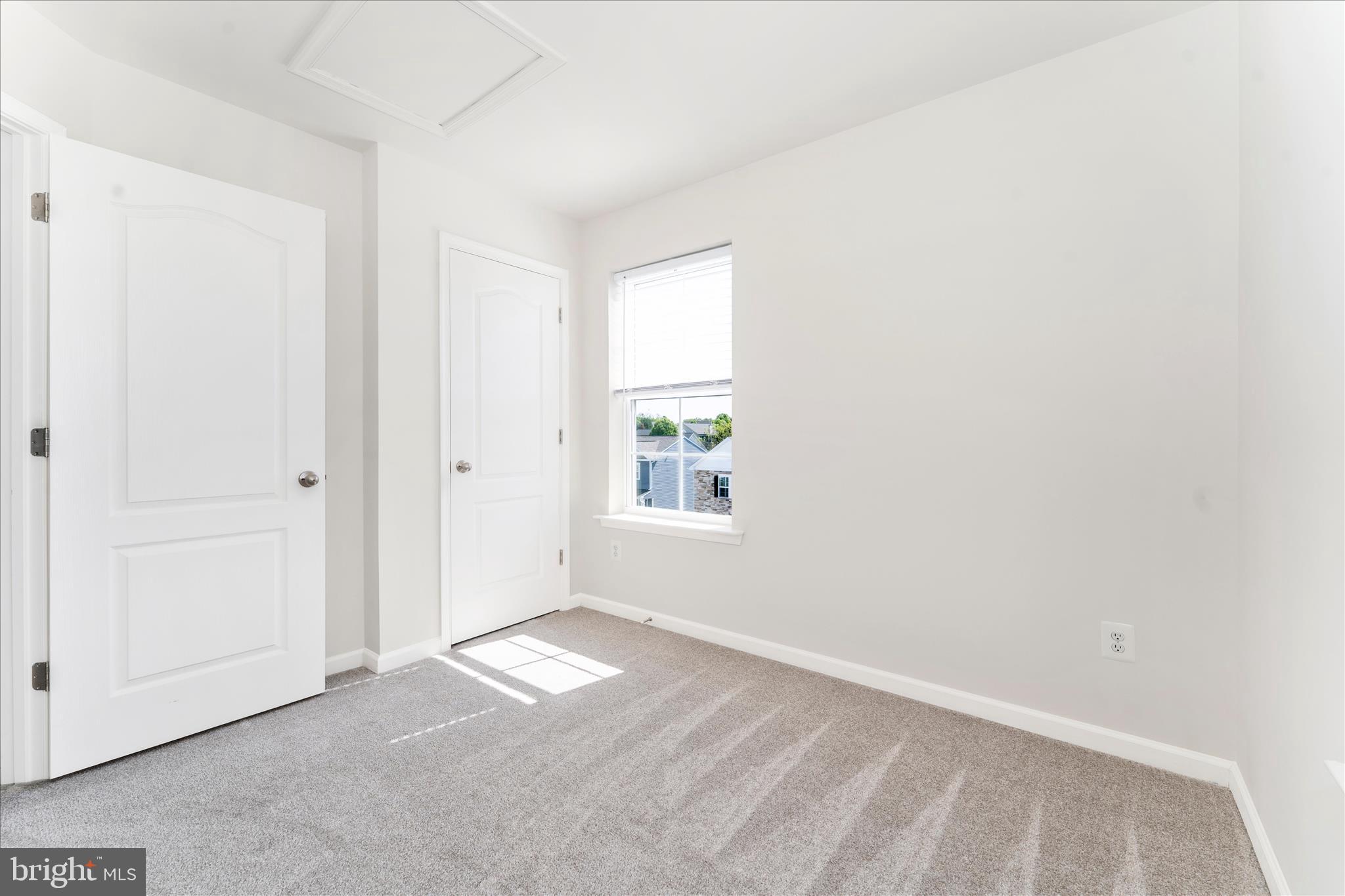 OVERLOOK AT RIVERSIDE TOWNHOMES - Residential