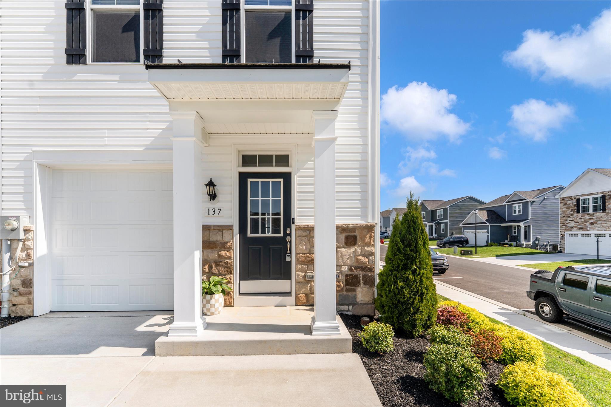 OVERLOOK AT RIVERSIDE TOWNHOMES - Residential