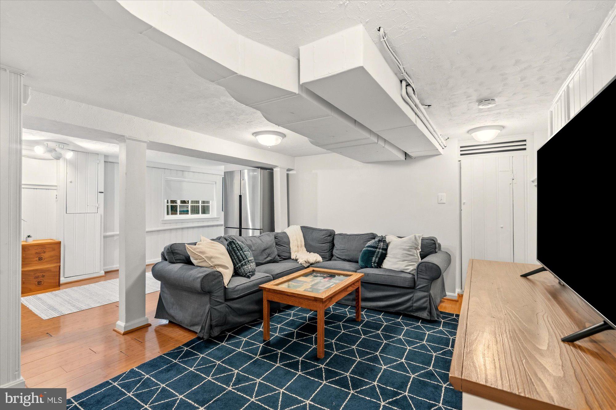 BEVERLEY HILLS - Residential