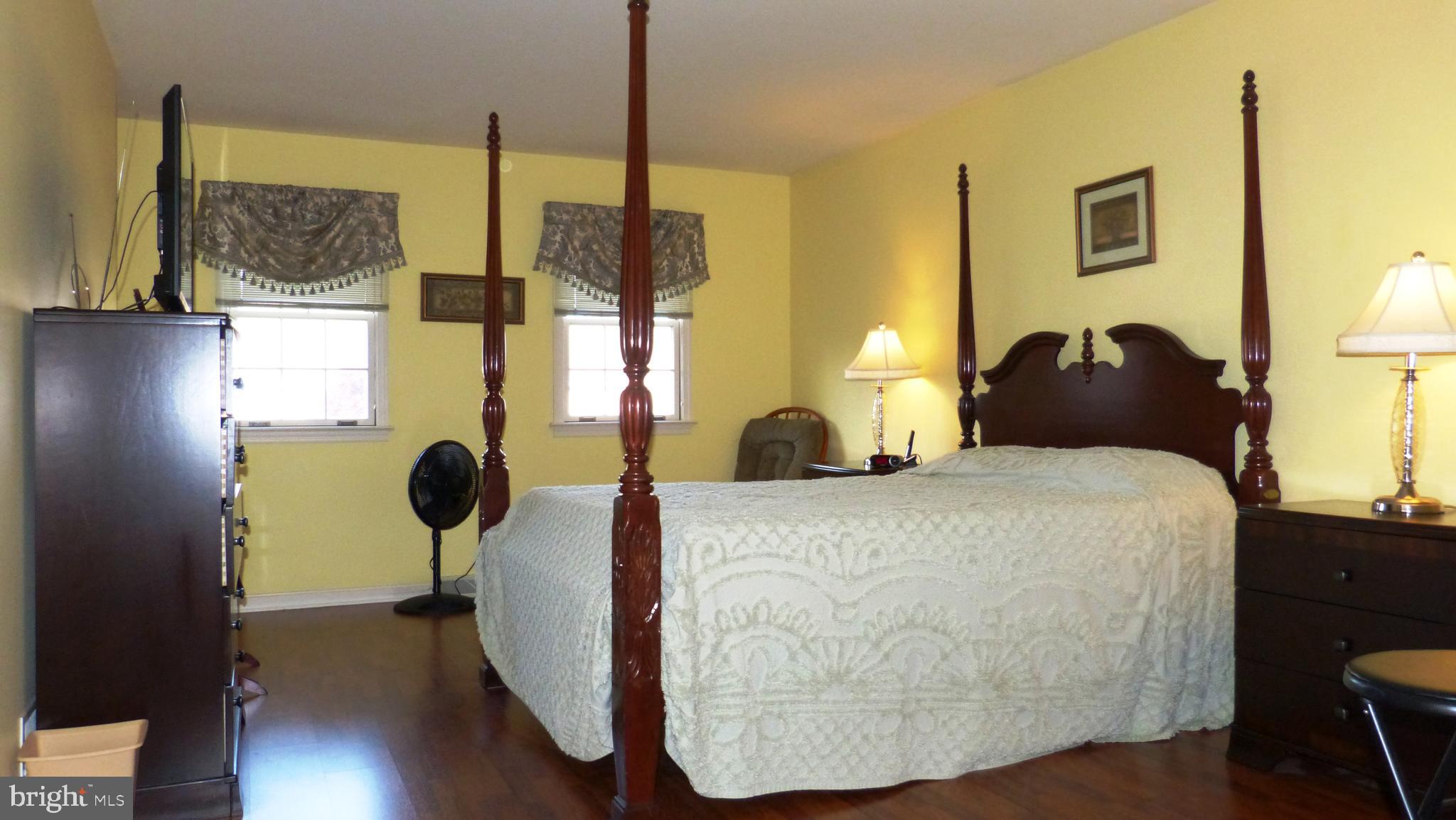 STONEGATE VILLAGE - Residential