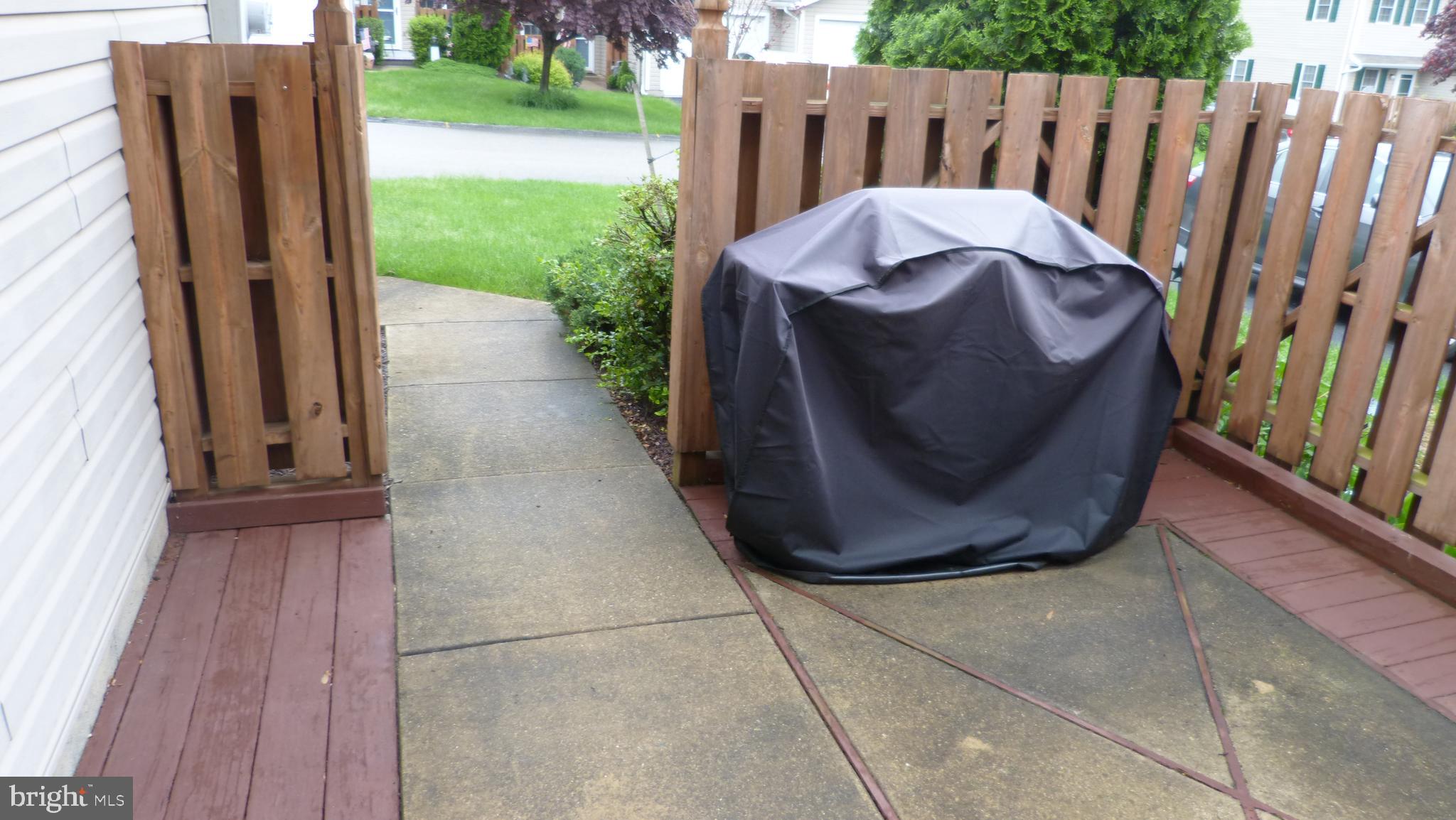 STONEGATE VILLAGE - Residential