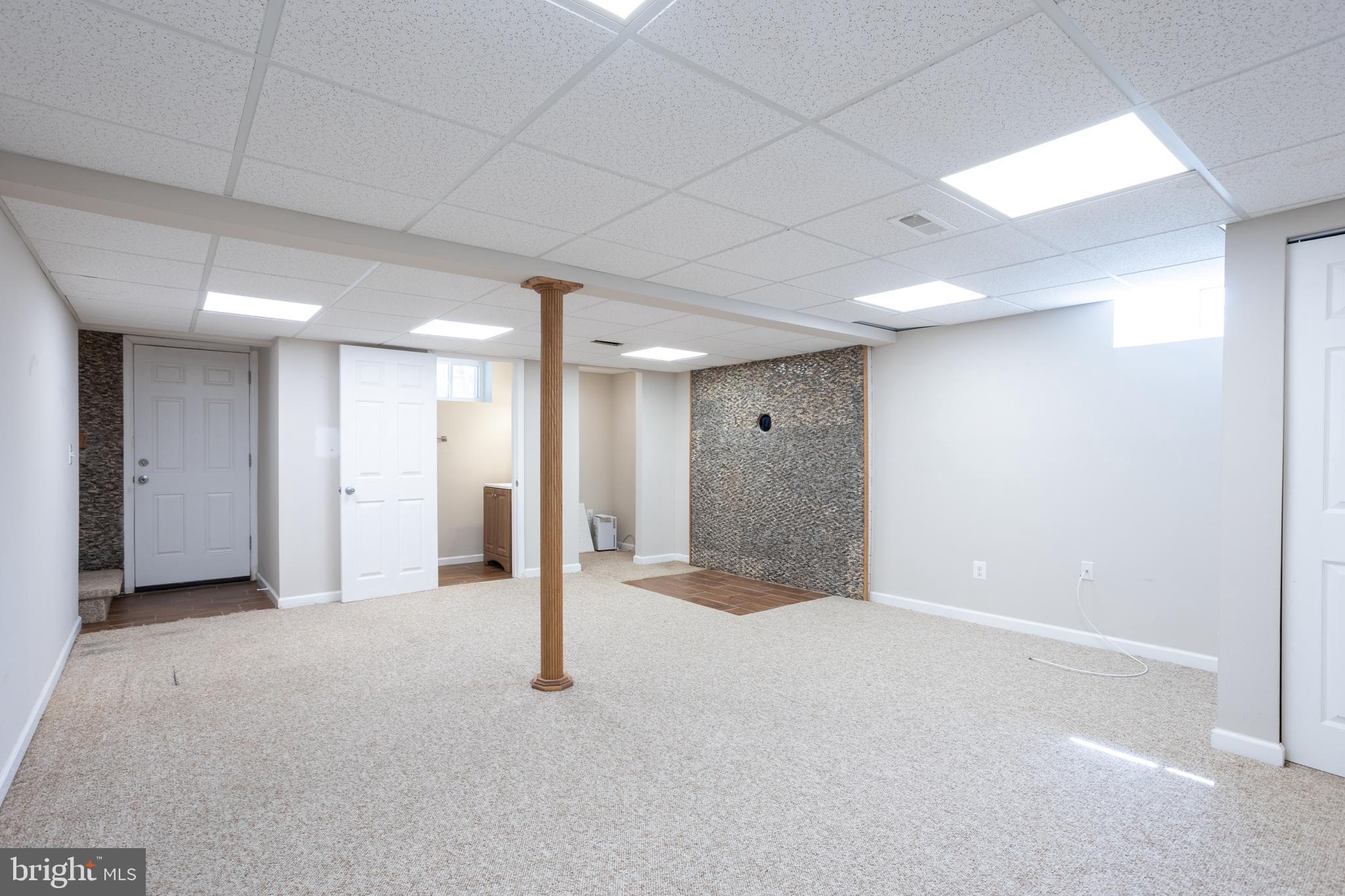 ABERDEEN HILLS - Residential