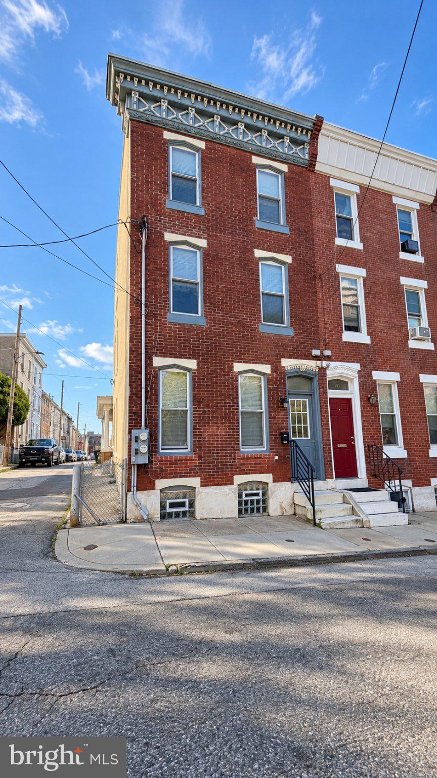 153 DUPONT STREET