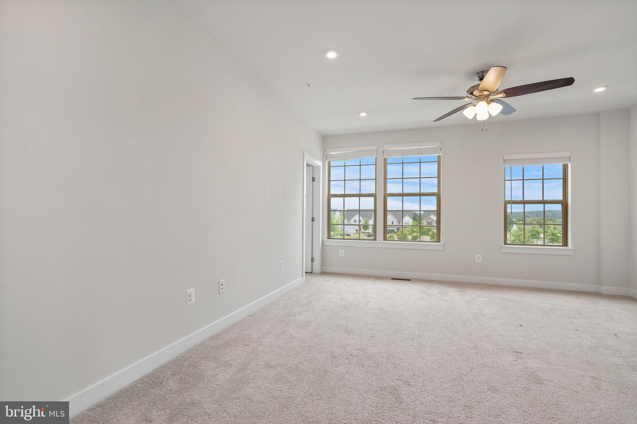 OAKDALE VILLAGE - Residential Lease