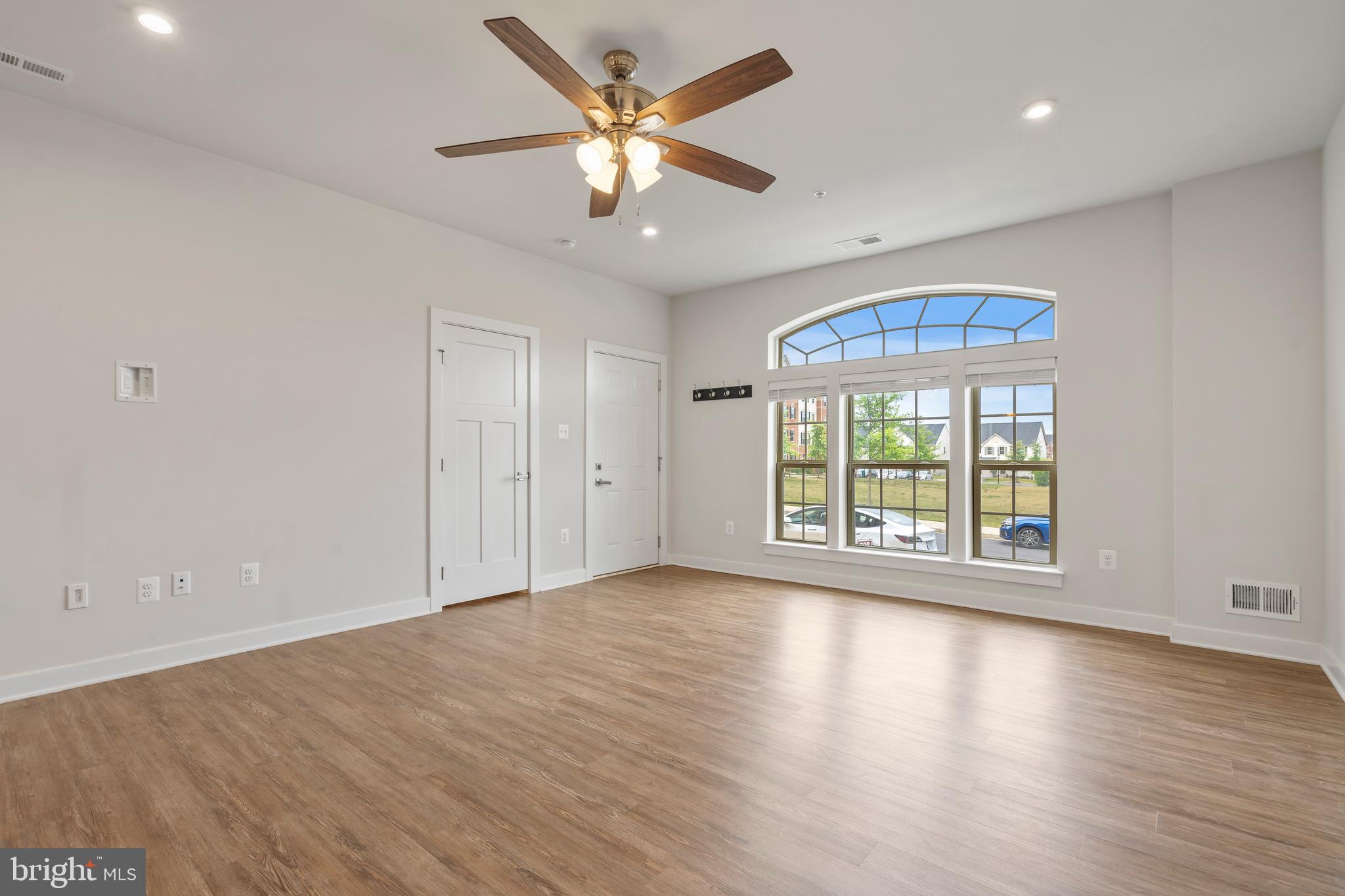 OAKDALE VILLAGE - Residential Lease