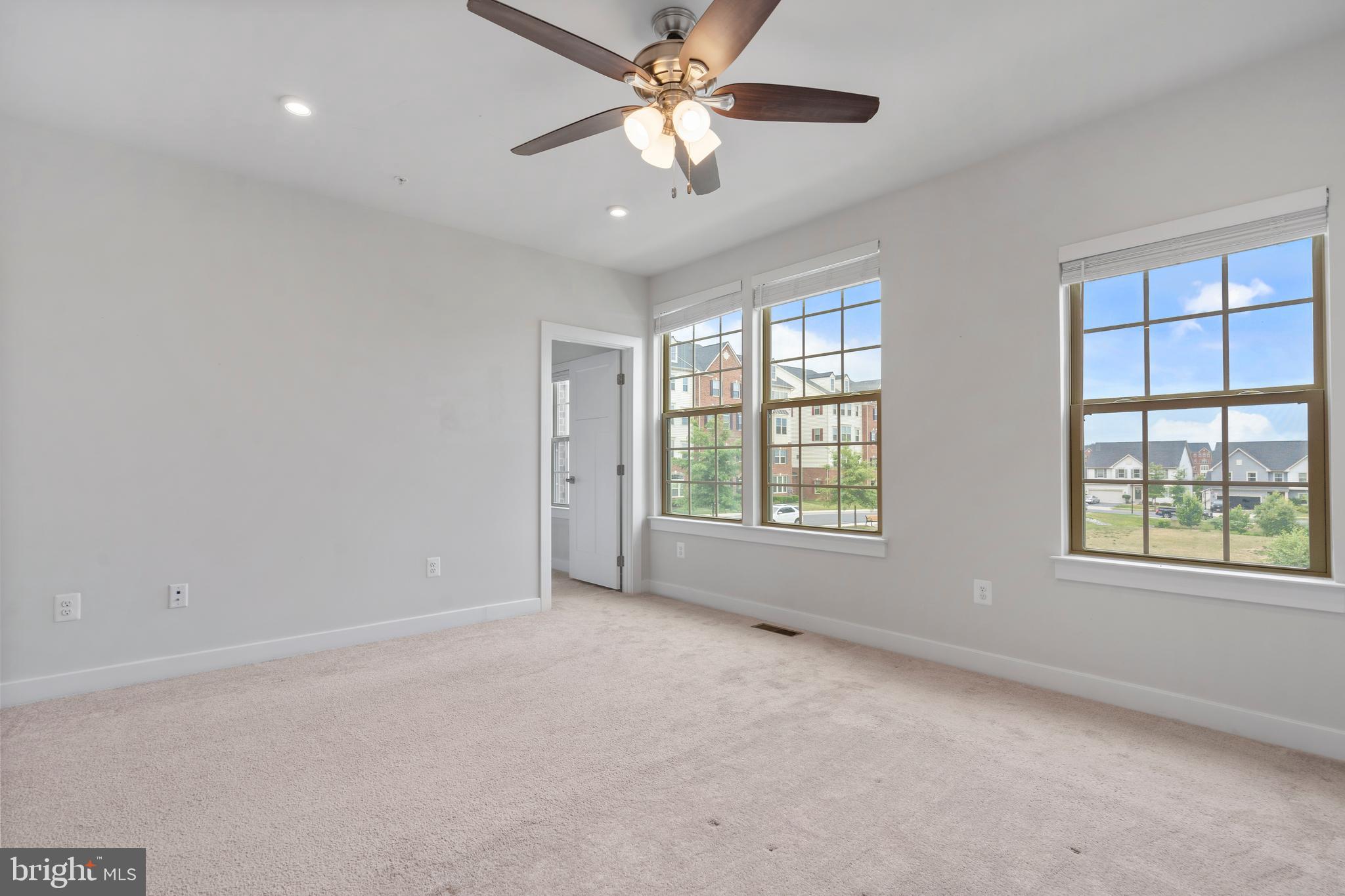 OAKDALE VILLAGE - Residential Lease