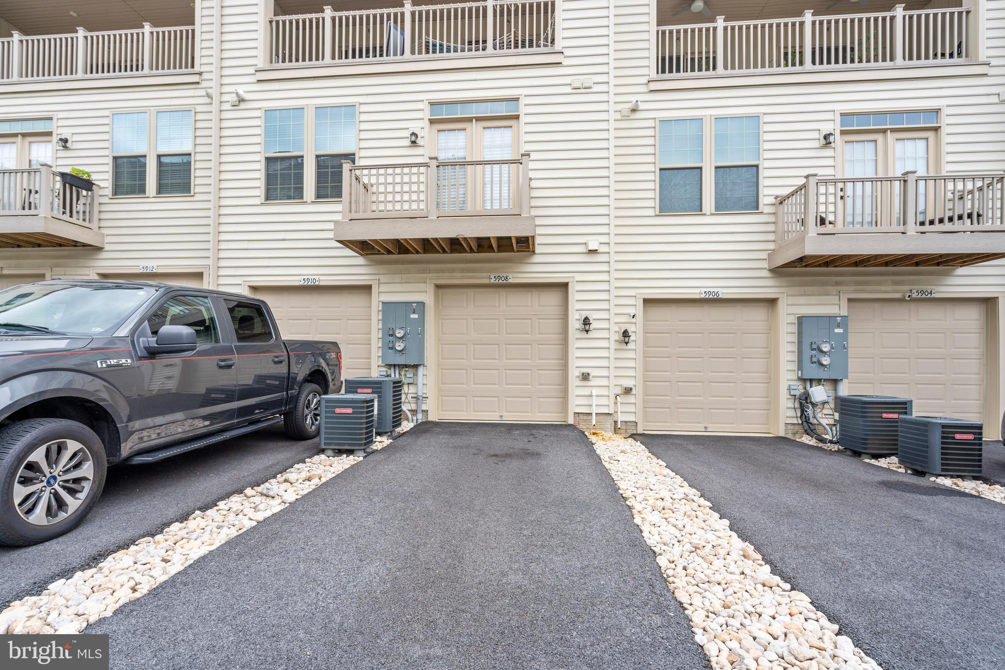 OAKDALE VILLAGE - Residential Lease