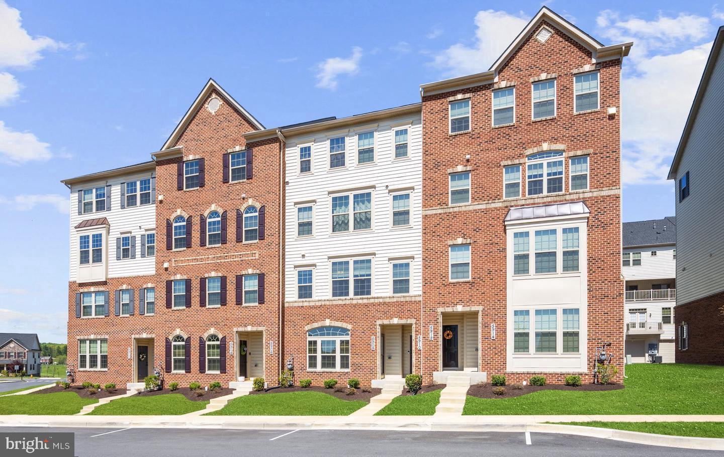 OAKDALE VILLAGE - Residential Lease