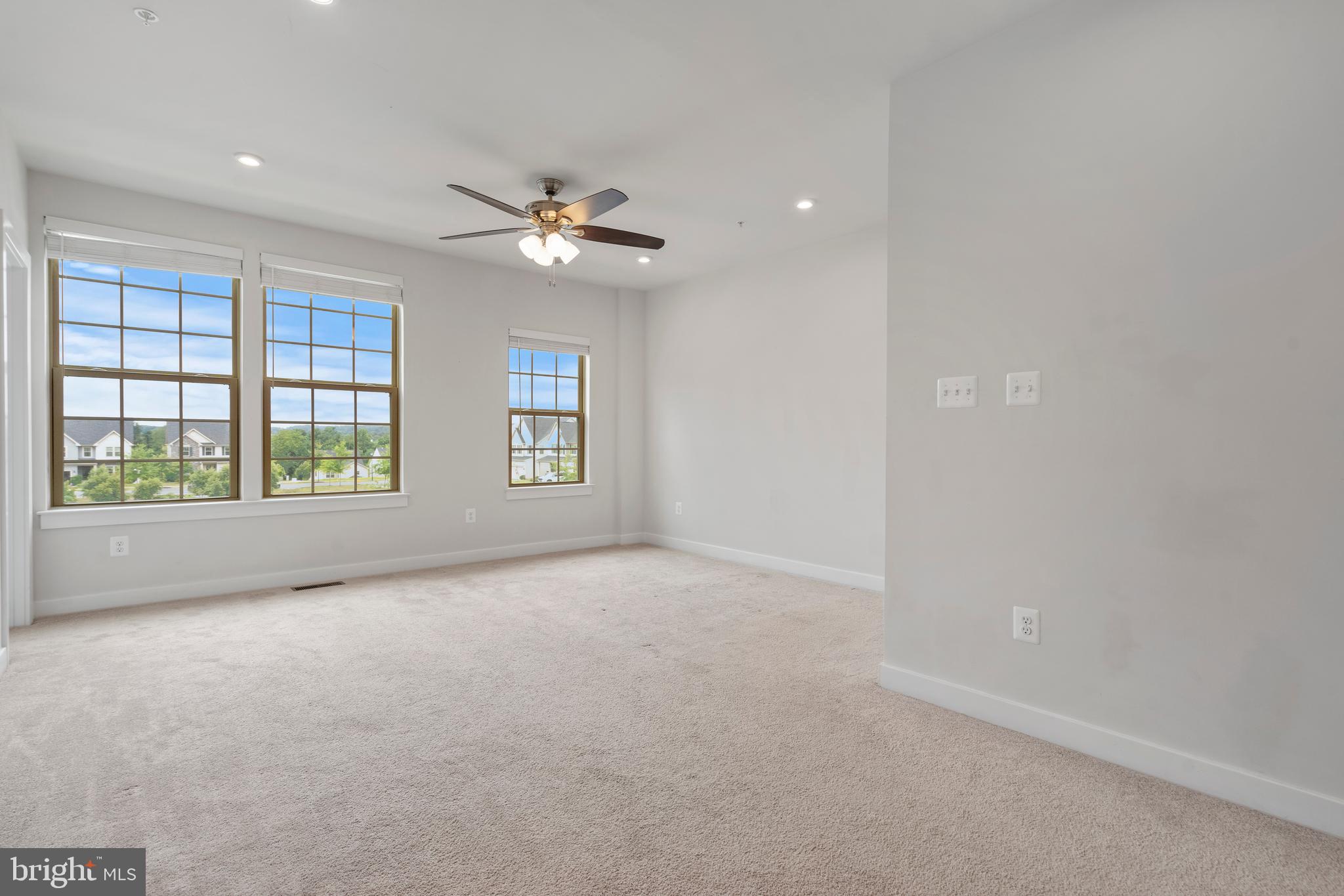 OAKDALE VILLAGE - Residential Lease