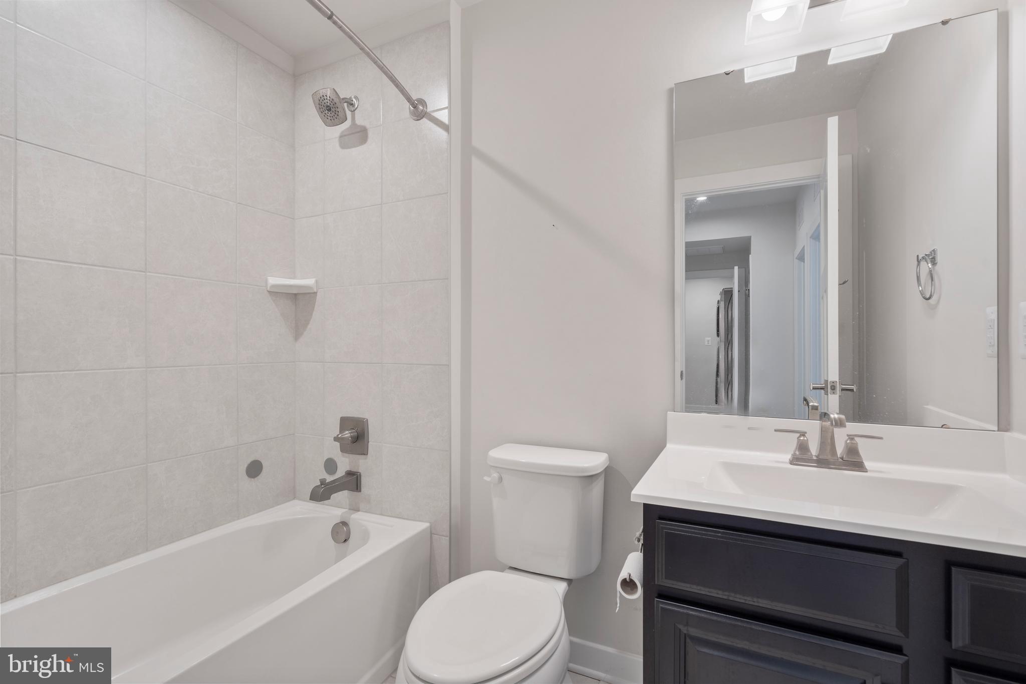 OAKDALE VILLAGE - Residential Lease