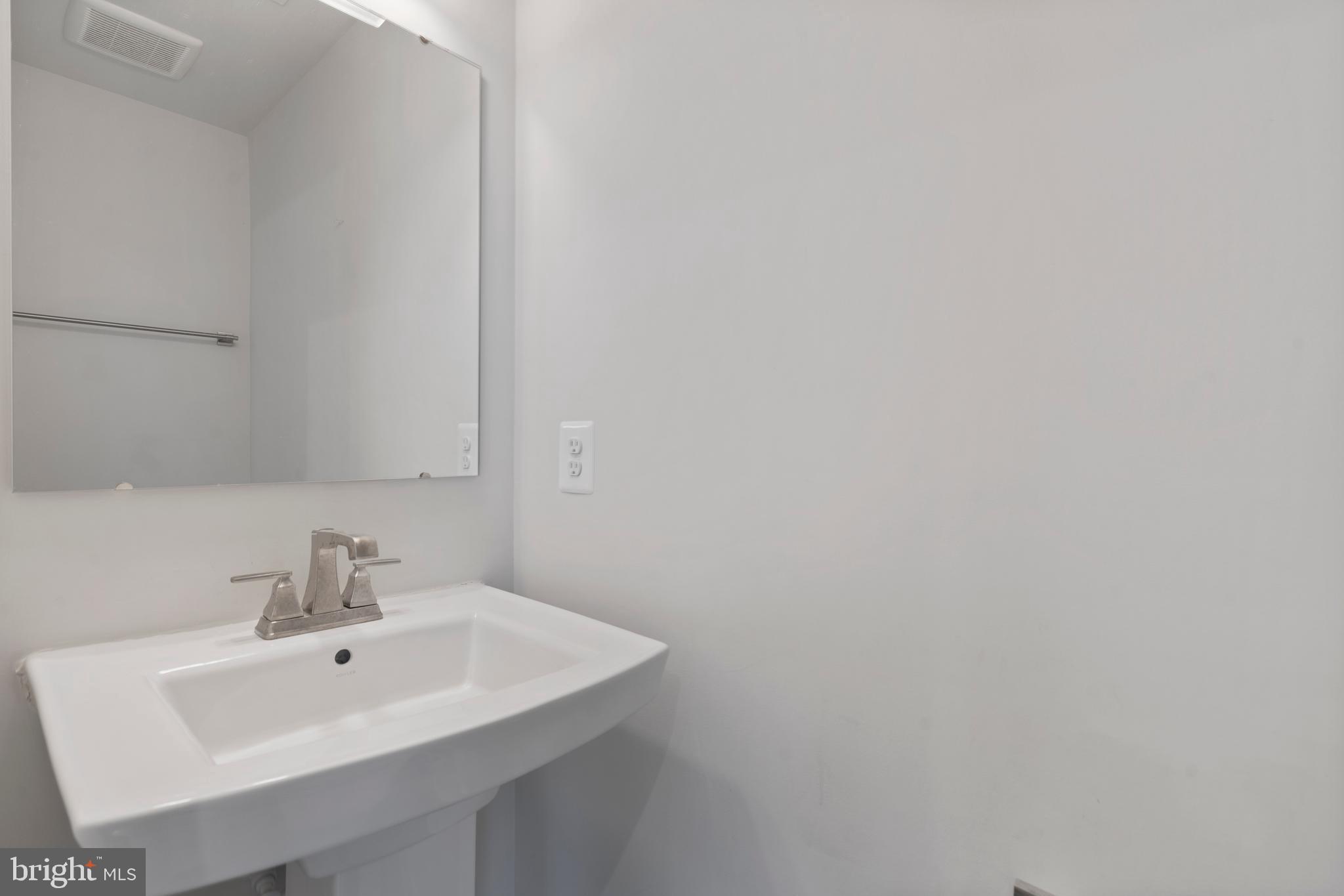 OAKDALE VILLAGE - Residential Lease