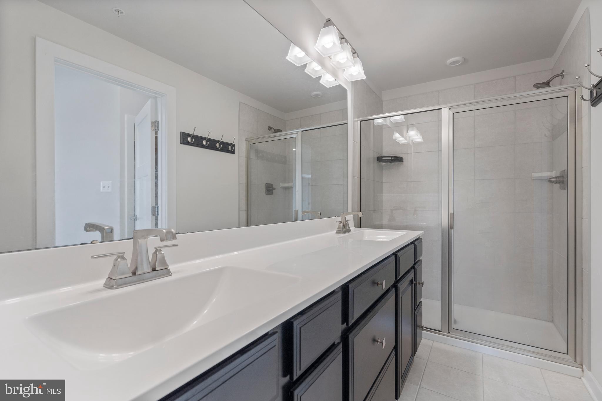 OAKDALE VILLAGE - Residential Lease