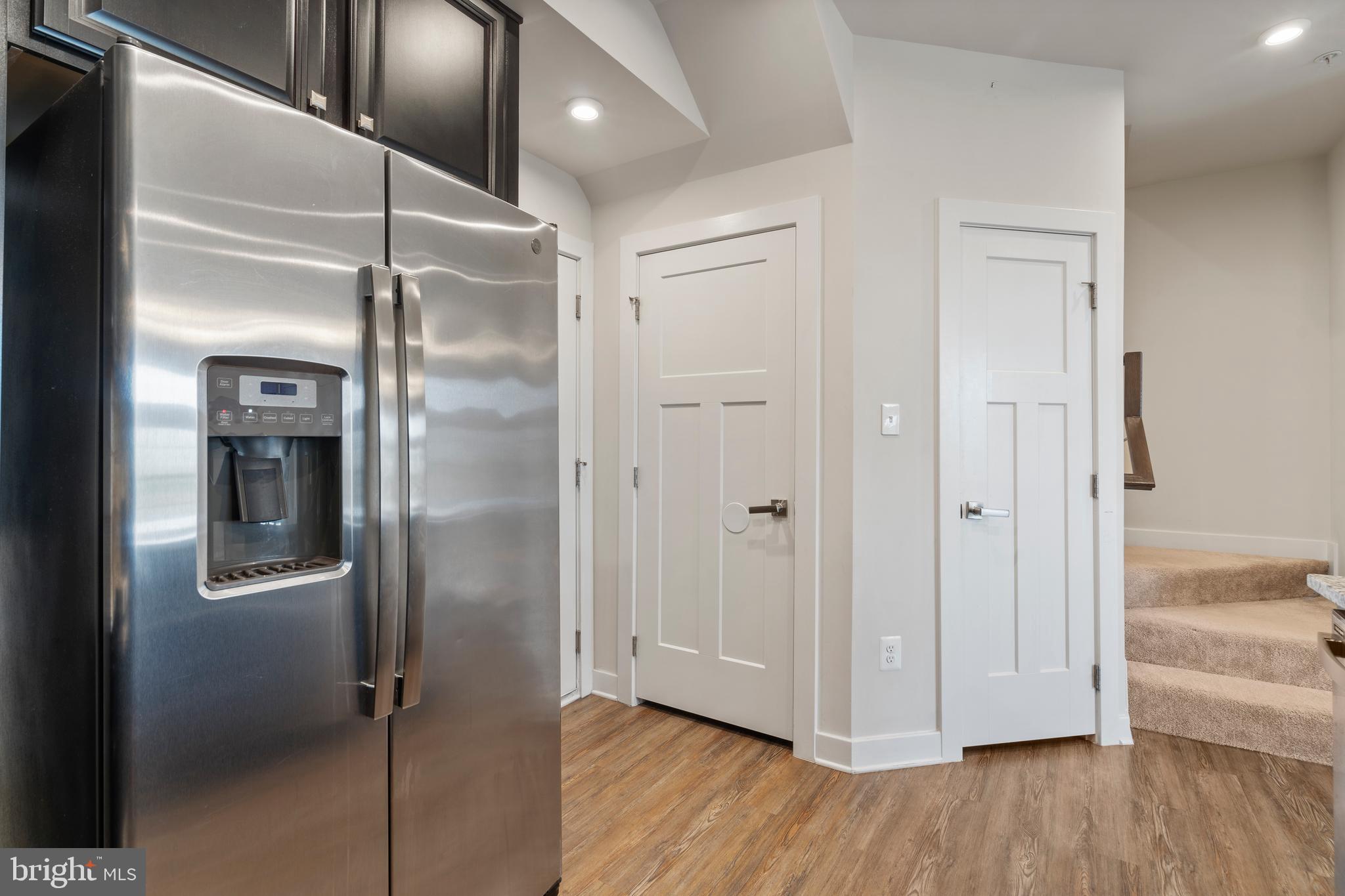 OAKDALE VILLAGE - Residential Lease