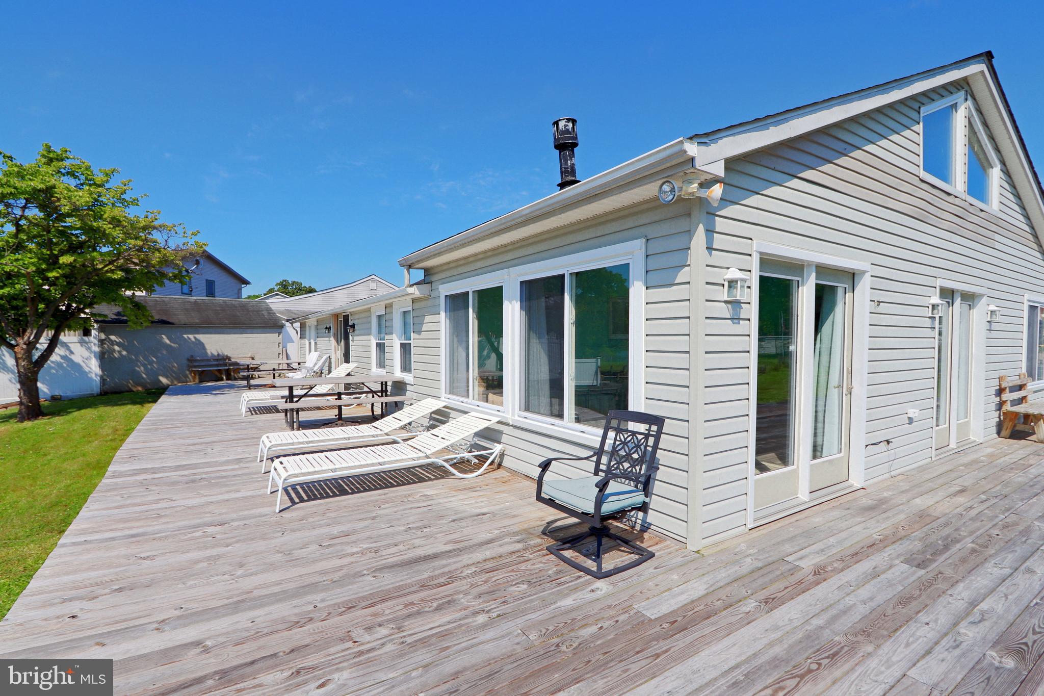 ESSEX/MIDDLE RIVER - Residential