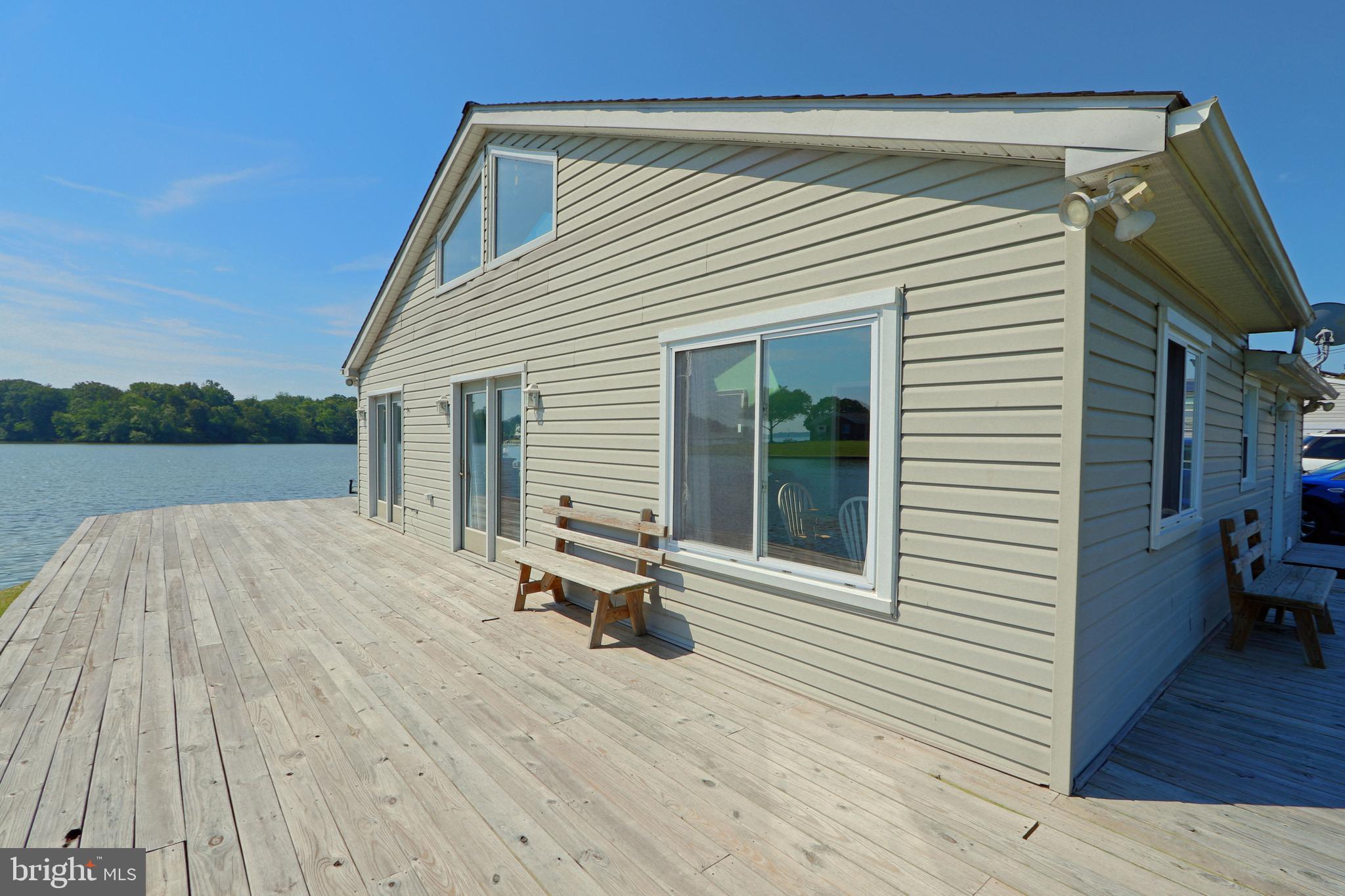 ESSEX/MIDDLE RIVER - Residential