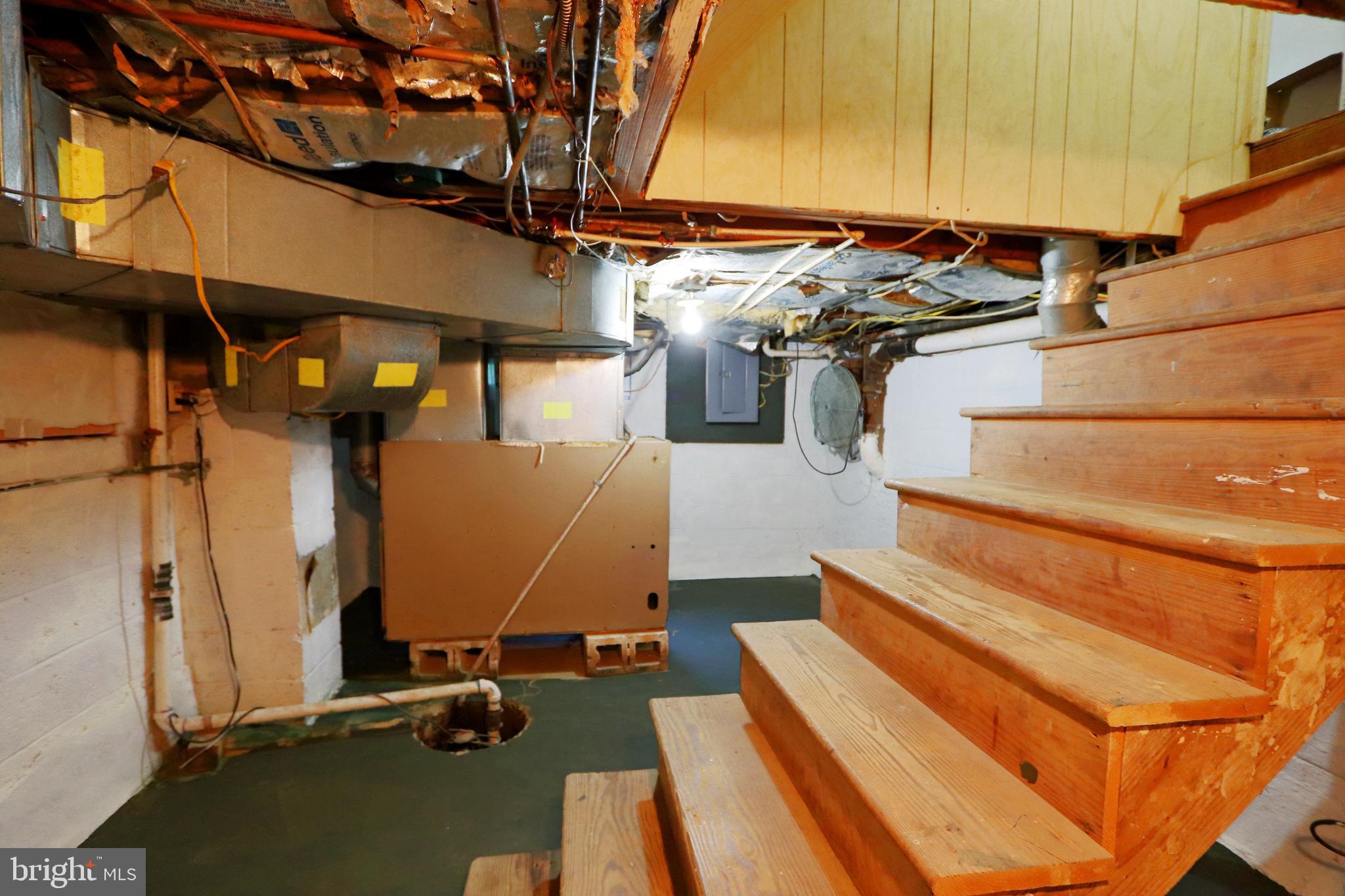 ESSEX/MIDDLE RIVER - Residential