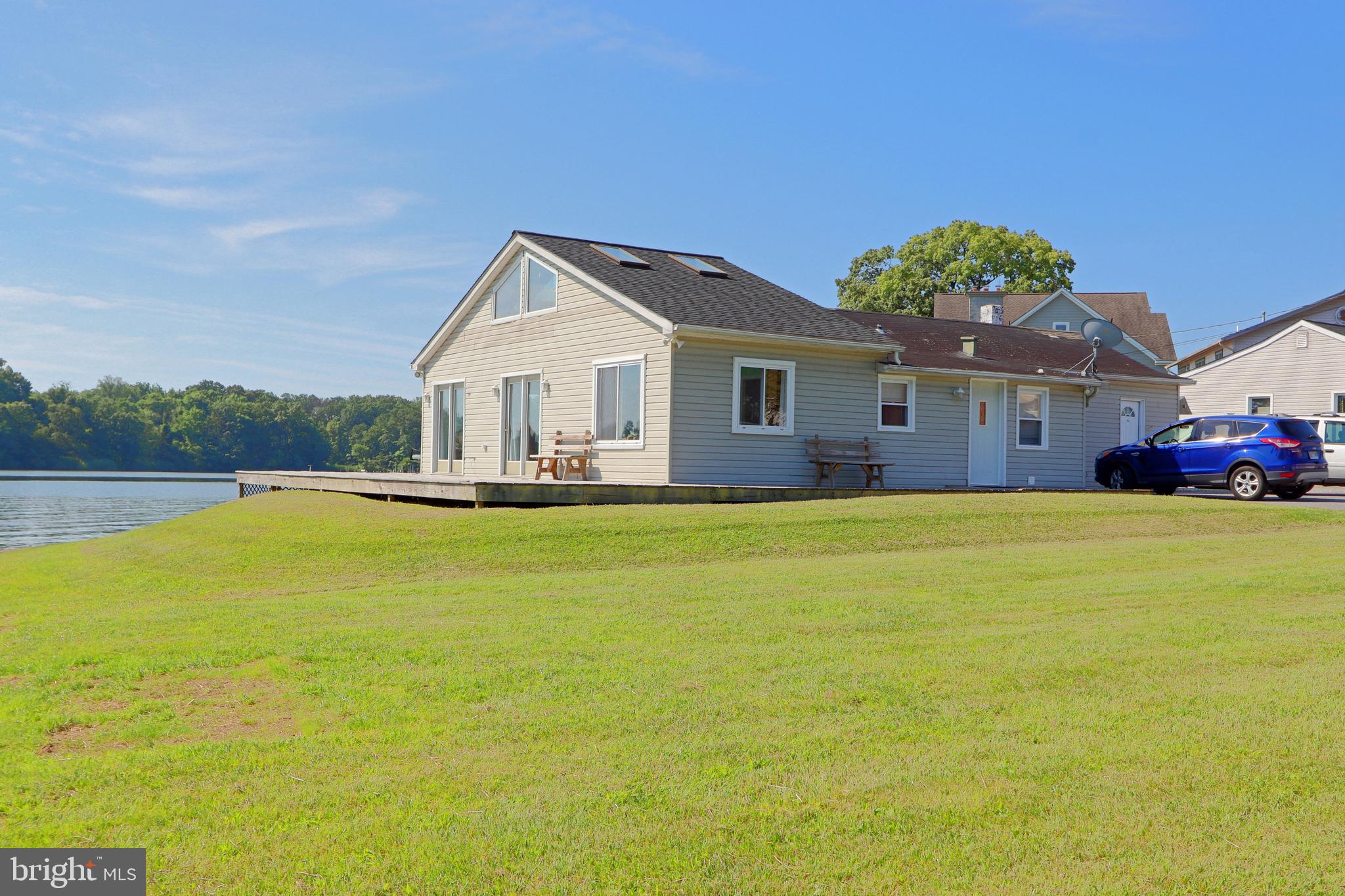 ESSEX/MIDDLE RIVER - Residential