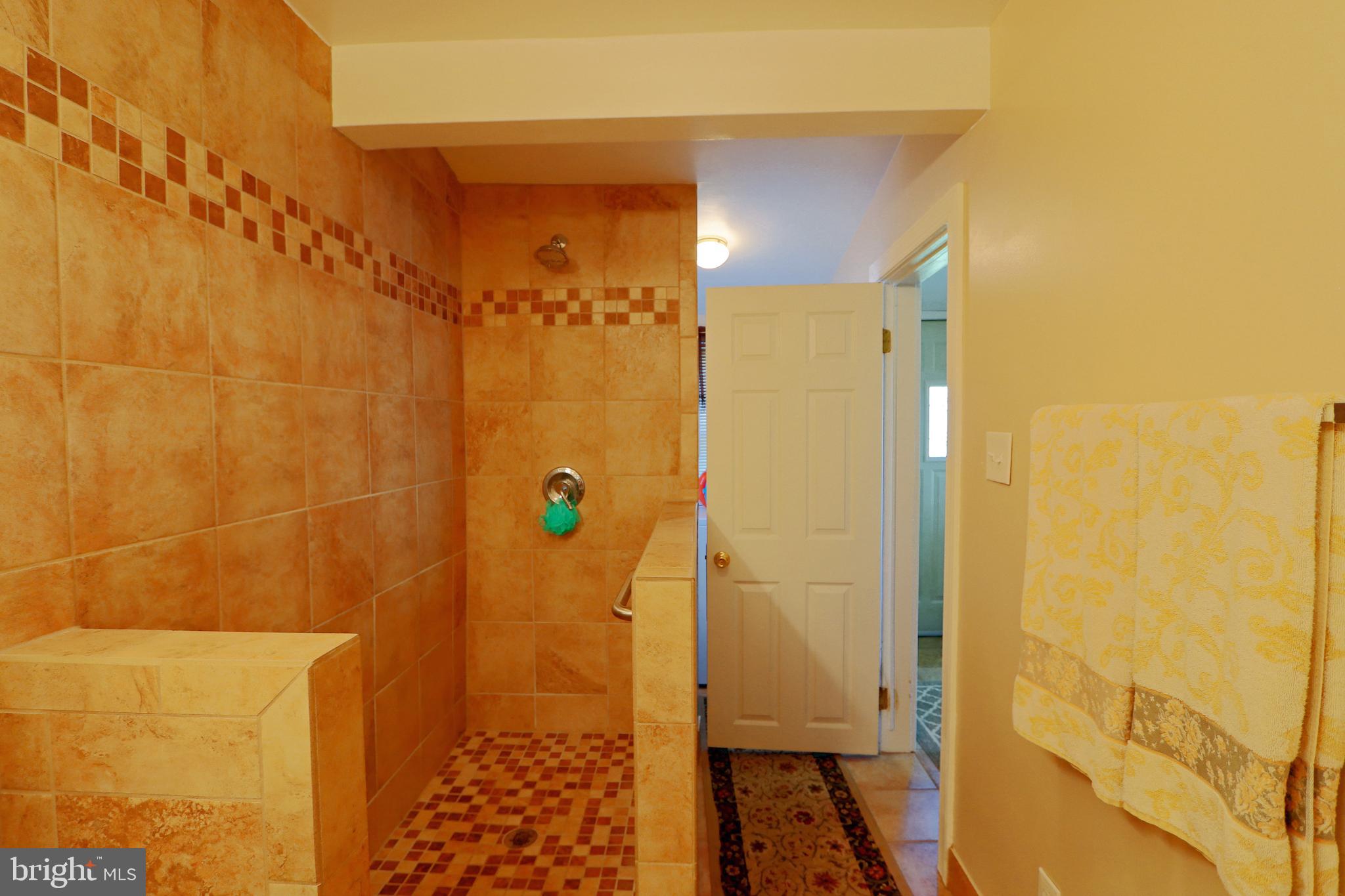 ESSEX/MIDDLE RIVER - Residential