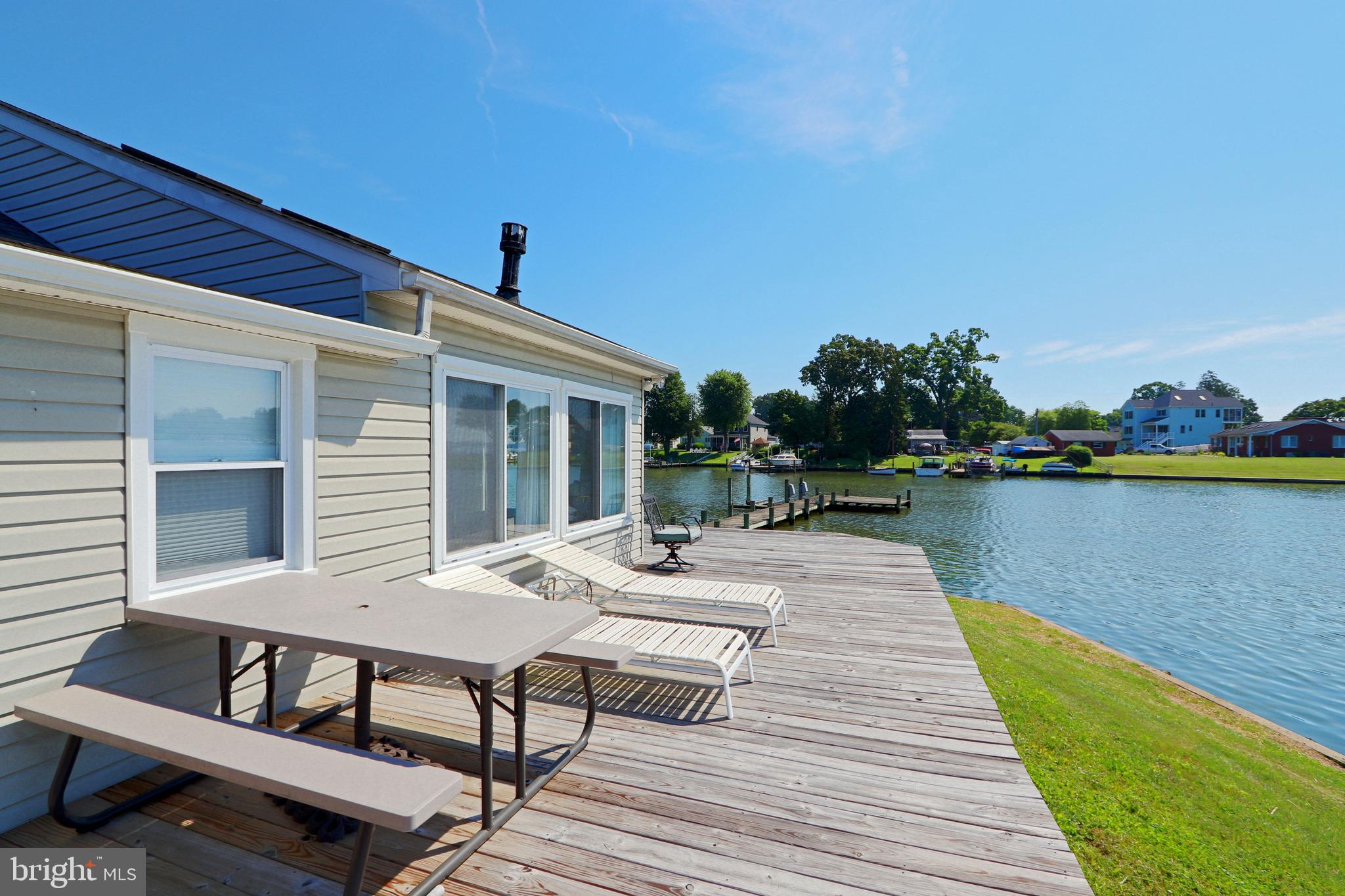 ESSEX/MIDDLE RIVER - Residential