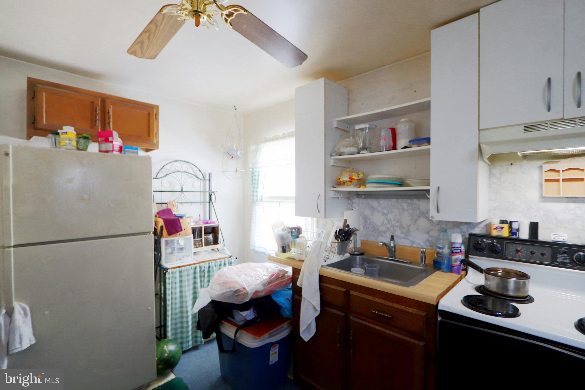 ESSEX/MIDDLE RIVER - Residential