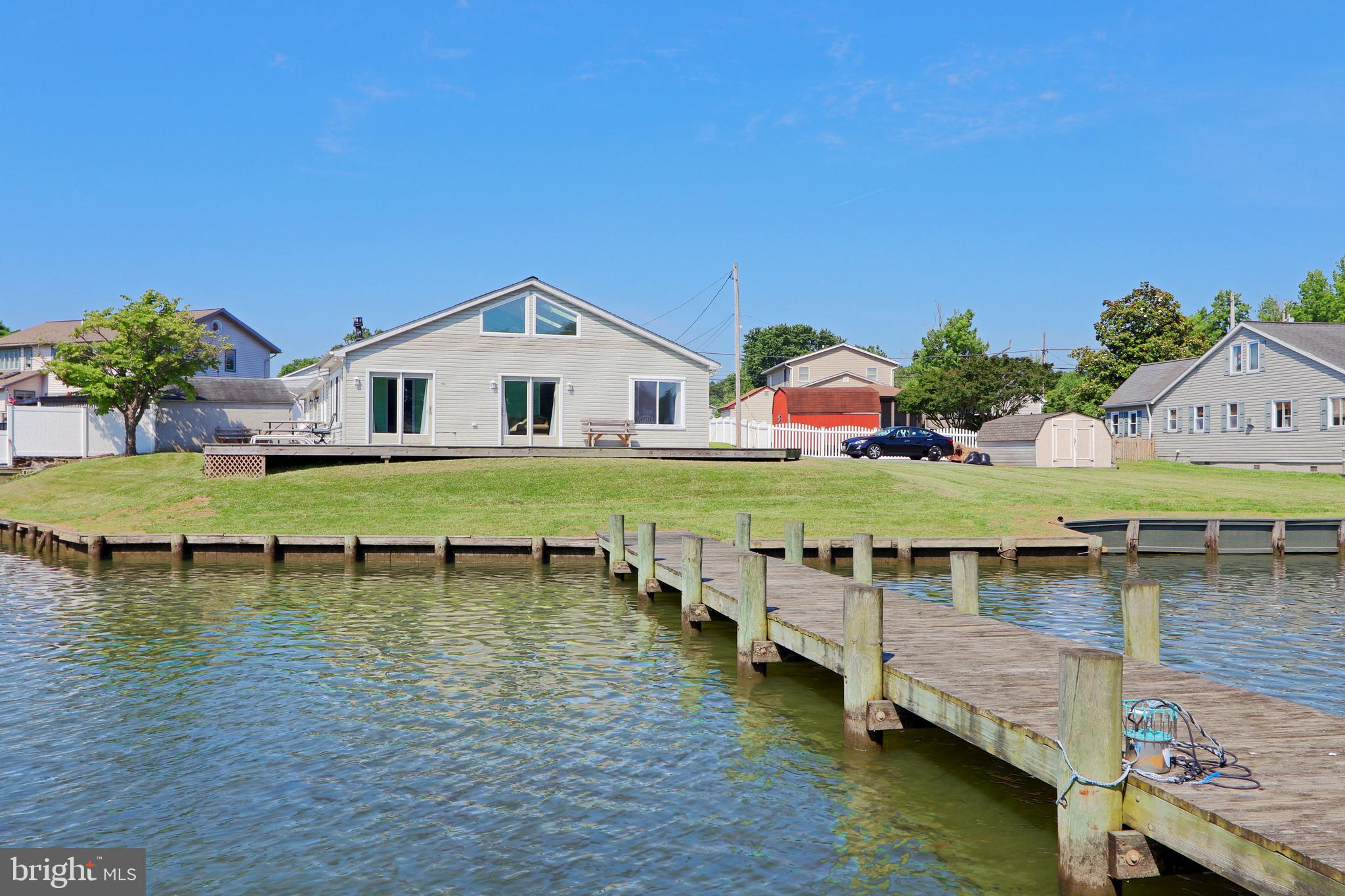 ESSEX/MIDDLE RIVER - Residential