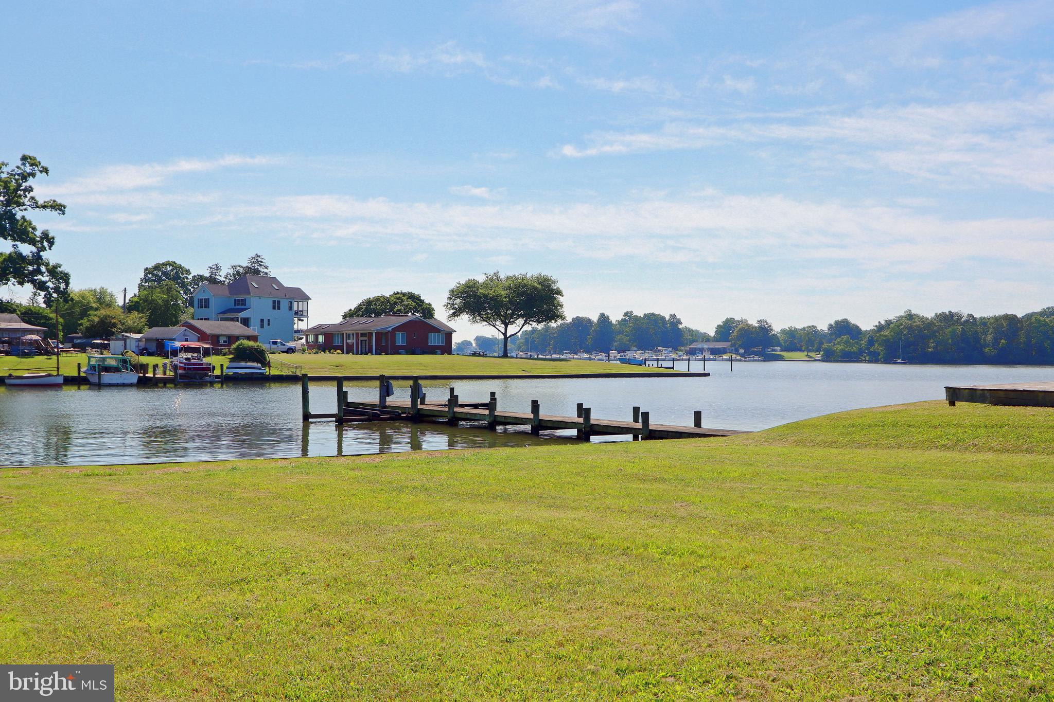 ESSEX/MIDDLE RIVER - Residential