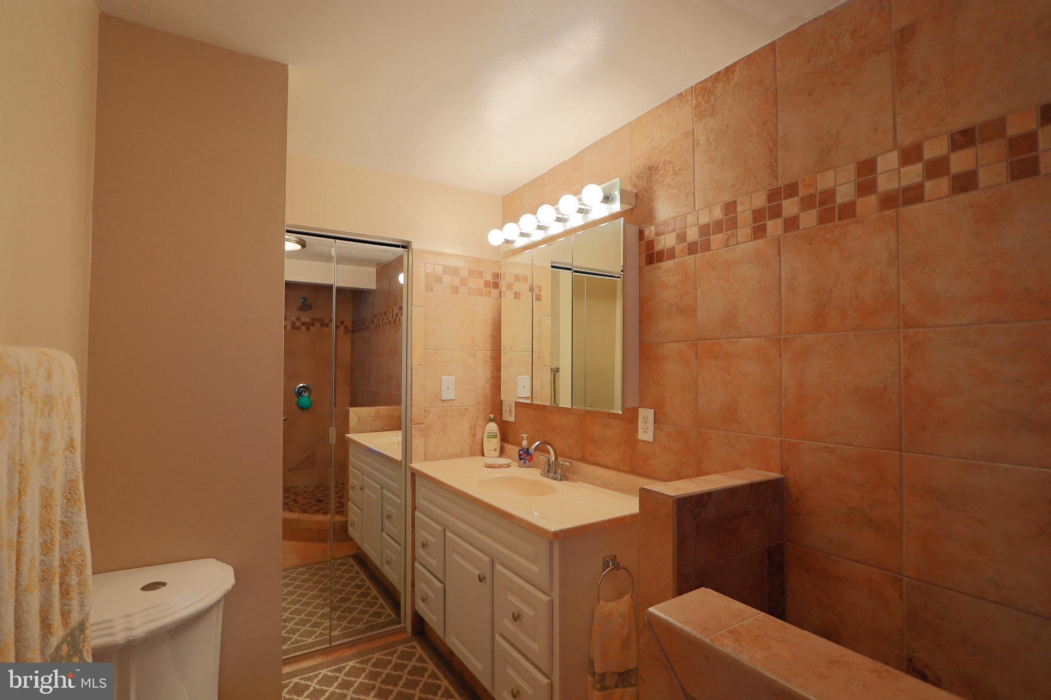 ESSEX/MIDDLE RIVER - Residential