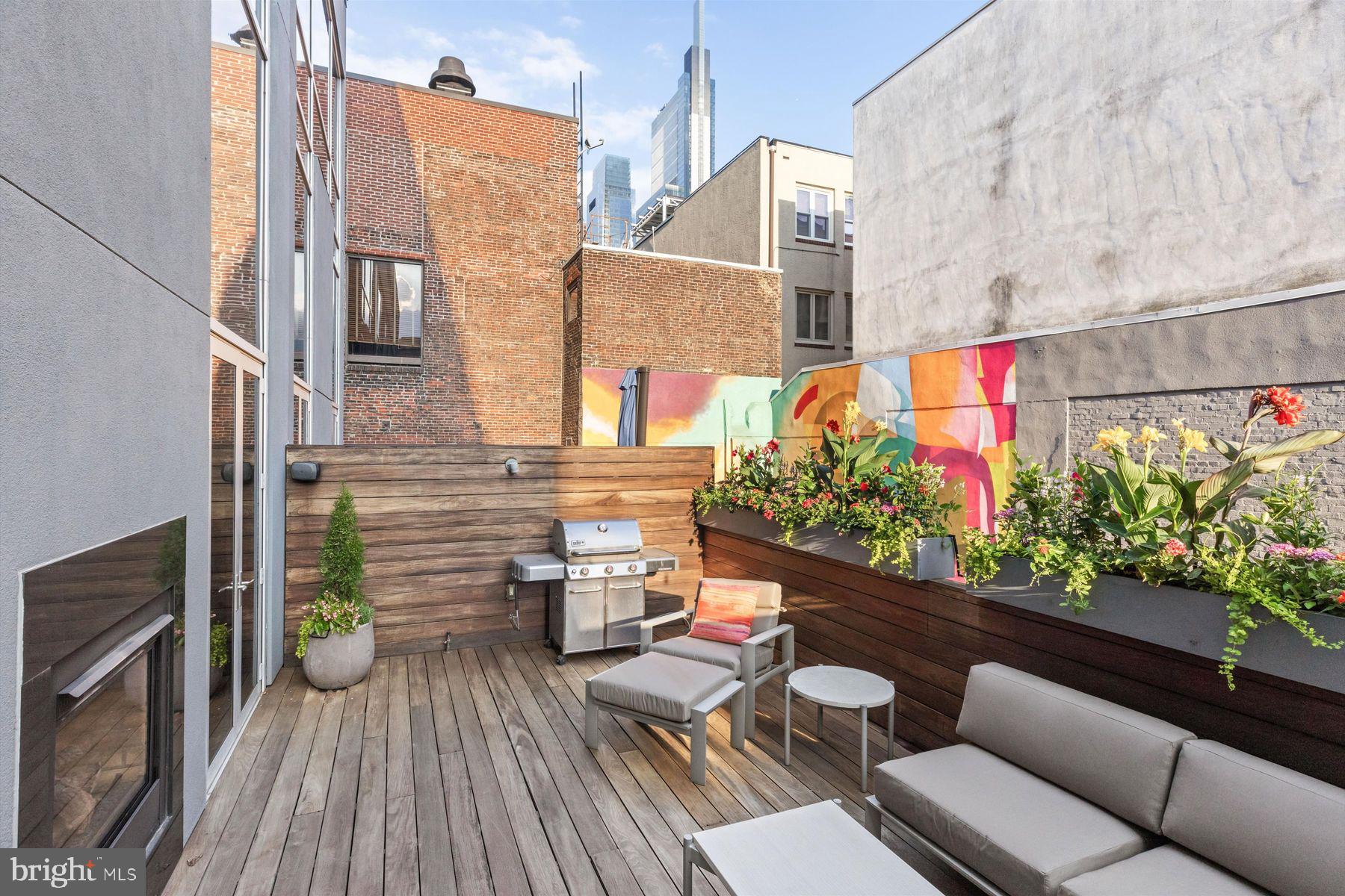 LOGAN SQUARE - Residential