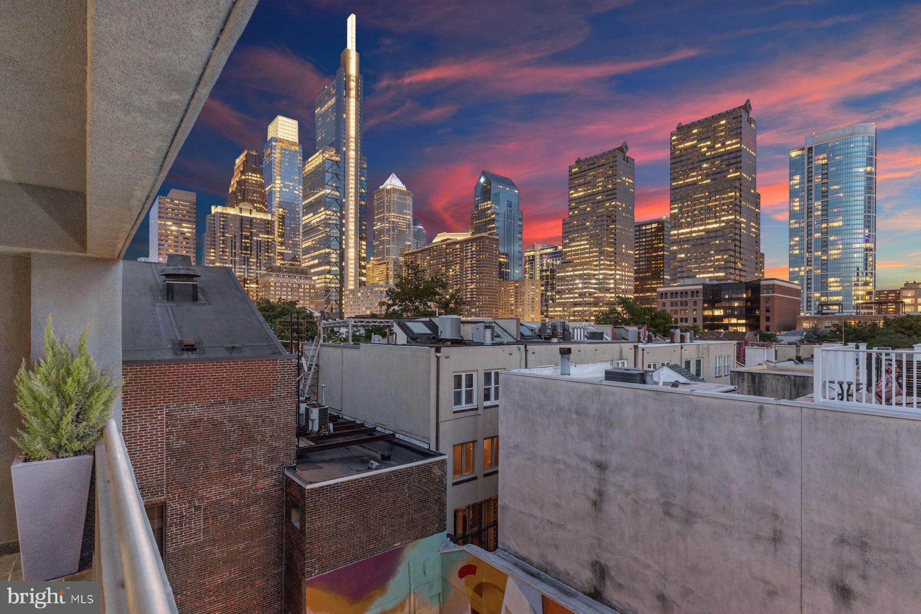 LOGAN SQUARE - Residential