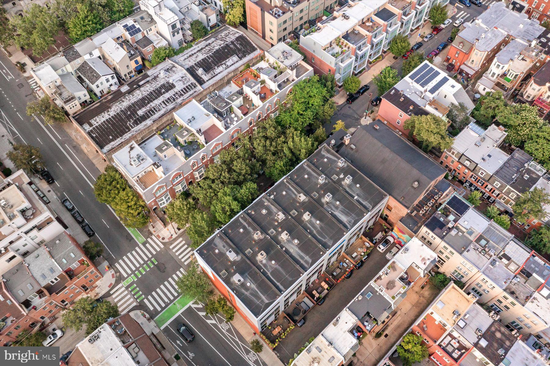 LOGAN SQUARE - Residential