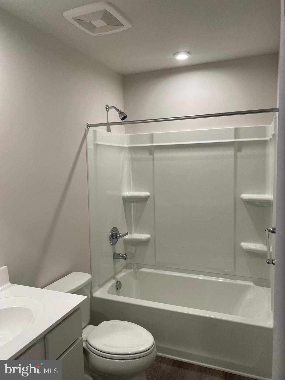 SANATOGA CROSSING - Residential Lease