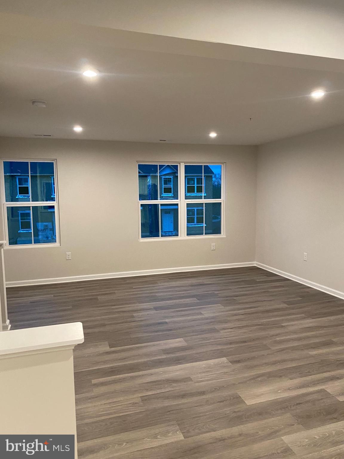 SANATOGA CROSSING - Residential Lease