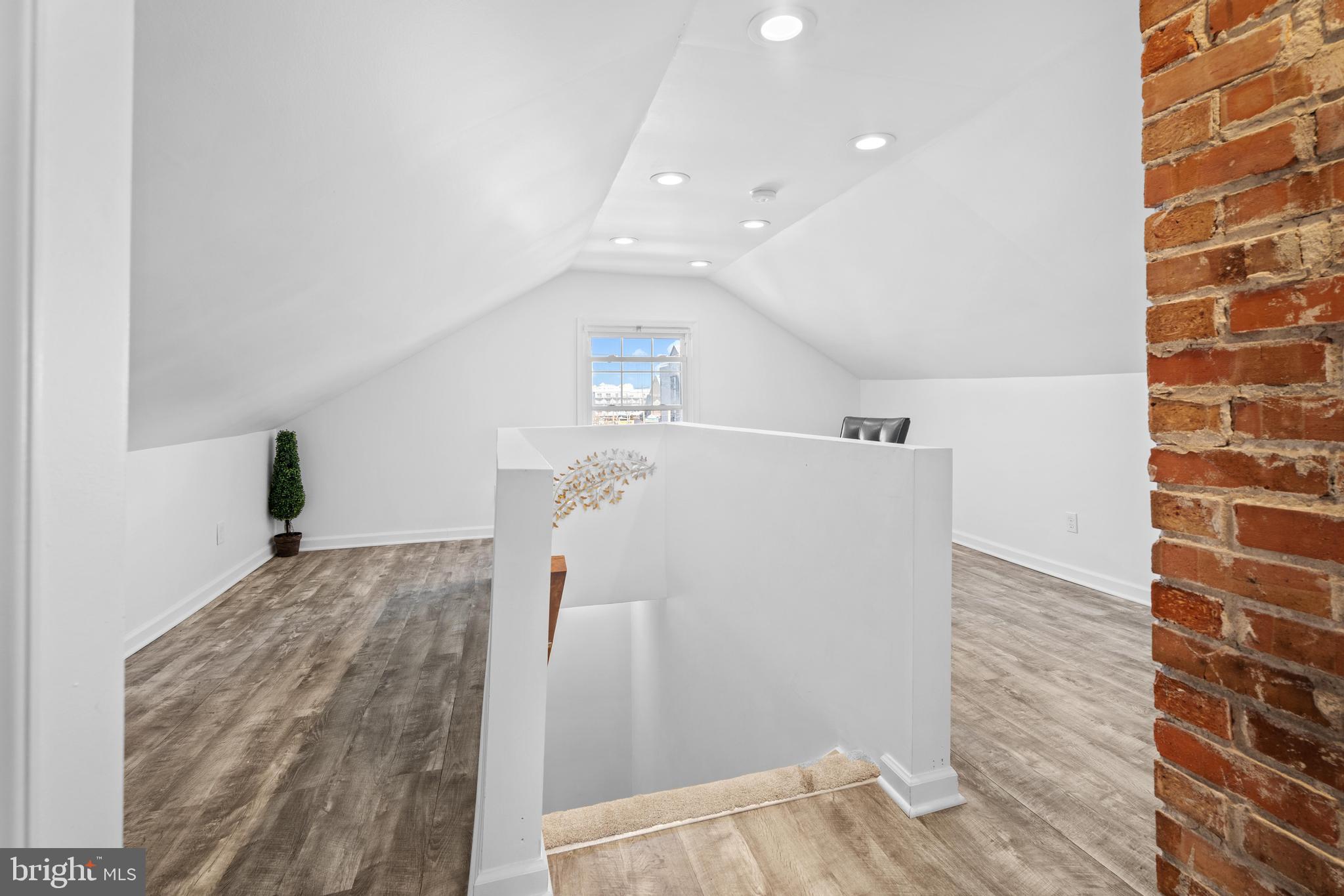 DOWNTOWN OC - Residential