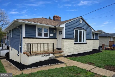 Photo of 18 Magnolia Avenue, GLEN BURNIE, MD 21061 (MLS # MDAA2141082)