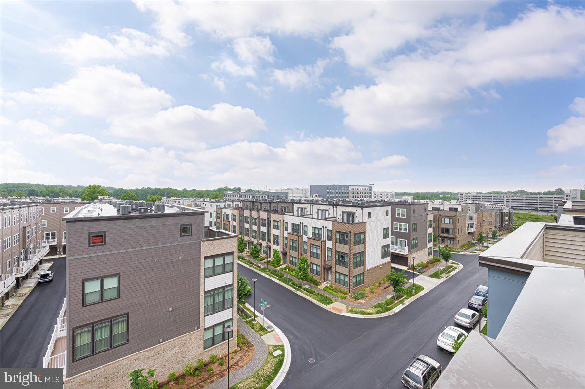 WESTSIDE AT SHADY GROVE METRO - Residential