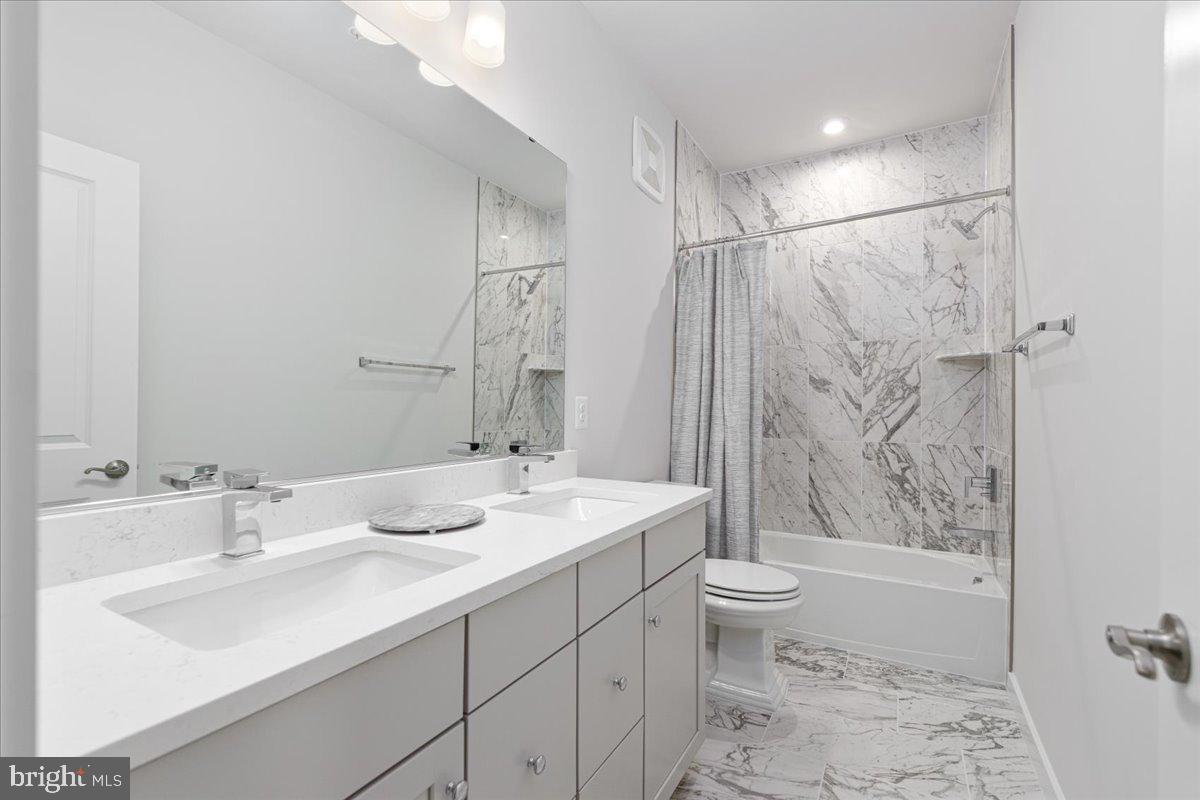 WESTSIDE AT SHADY GROVE METRO - Residential