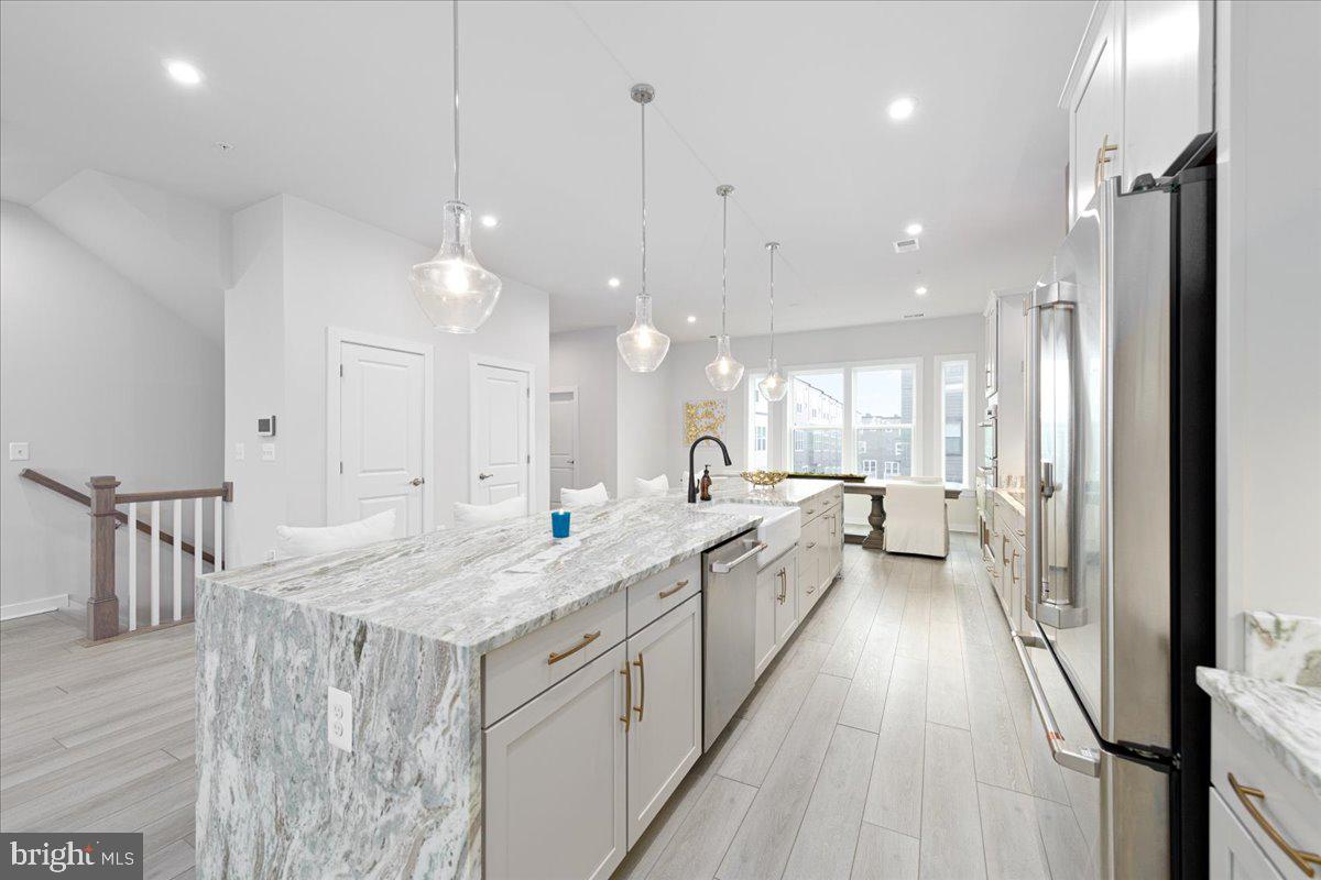 WESTSIDE AT SHADY GROVE METRO - Residential