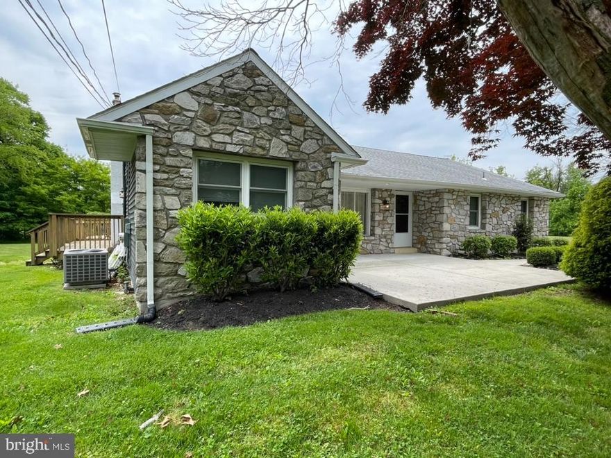 Rarely offered rental in the highly sought-after Council Rock community. This expansive 4-bedroom, 2.5-bath residence is situated on an oversized lot, offering ample living and outdoor space for comfortable and versatile living.
Interior Highlights:
•