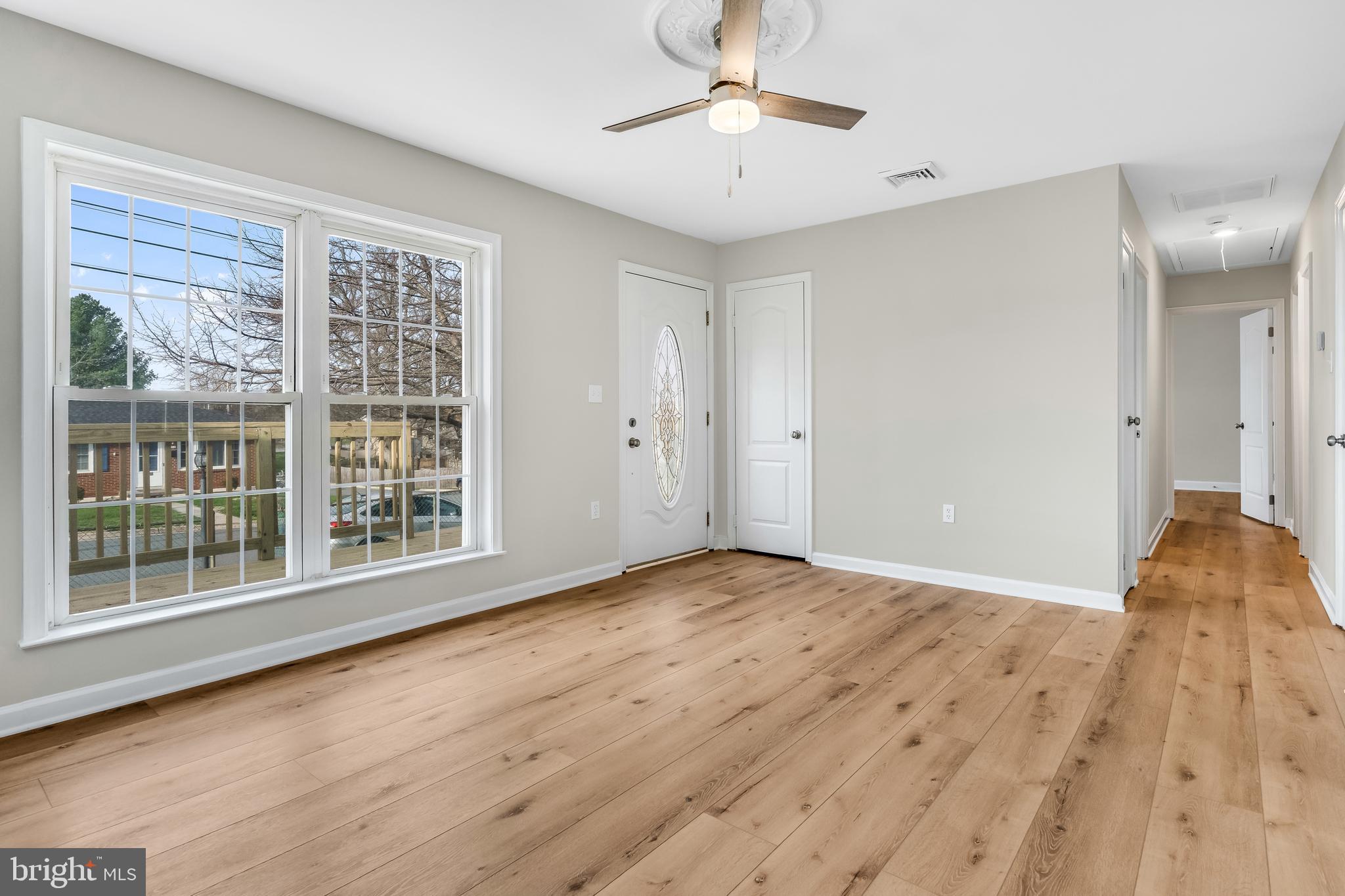 ROYAL VILLAGE - Residential